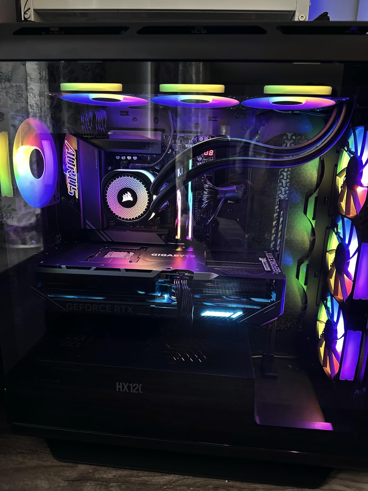 GIGABYTE GeForce RTX 5090 WINDFORCE OC 32G Graphics Card, WINDFORCE Cooling System, 32GB 512-bit GDDR7, GV-N5090WF3OC-32GD Video Card customer photo 1