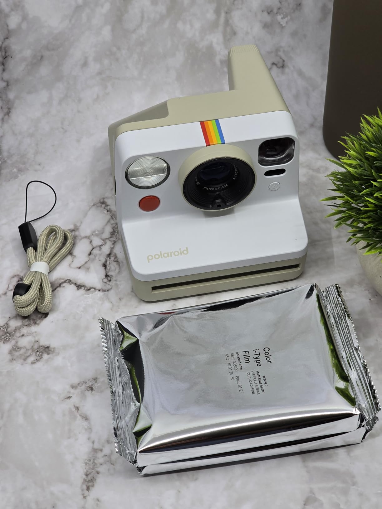 Polaroid Now 3rd Generation I-Type Instant Camera + Film Bundle - Now Black Camera + 16 Color Photos (6560) - Customer Photo 1