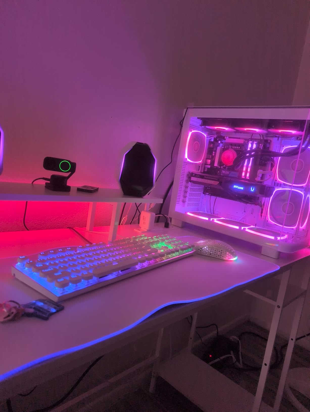 Skytech King 95 Gaming PC Desktop, Intel i7 14700F 2.1 GHz (5.3GHz Turbo Boost), NVIDIA RTX 5070 12GB GDDR7, 1TB Gen4 SSD, 32GB DDR5 RAM 6000 RGB, 850W Gold PSU, 360mm ARGB AIO, Wi-Fi, Win 11 Home - Customer Photo 1