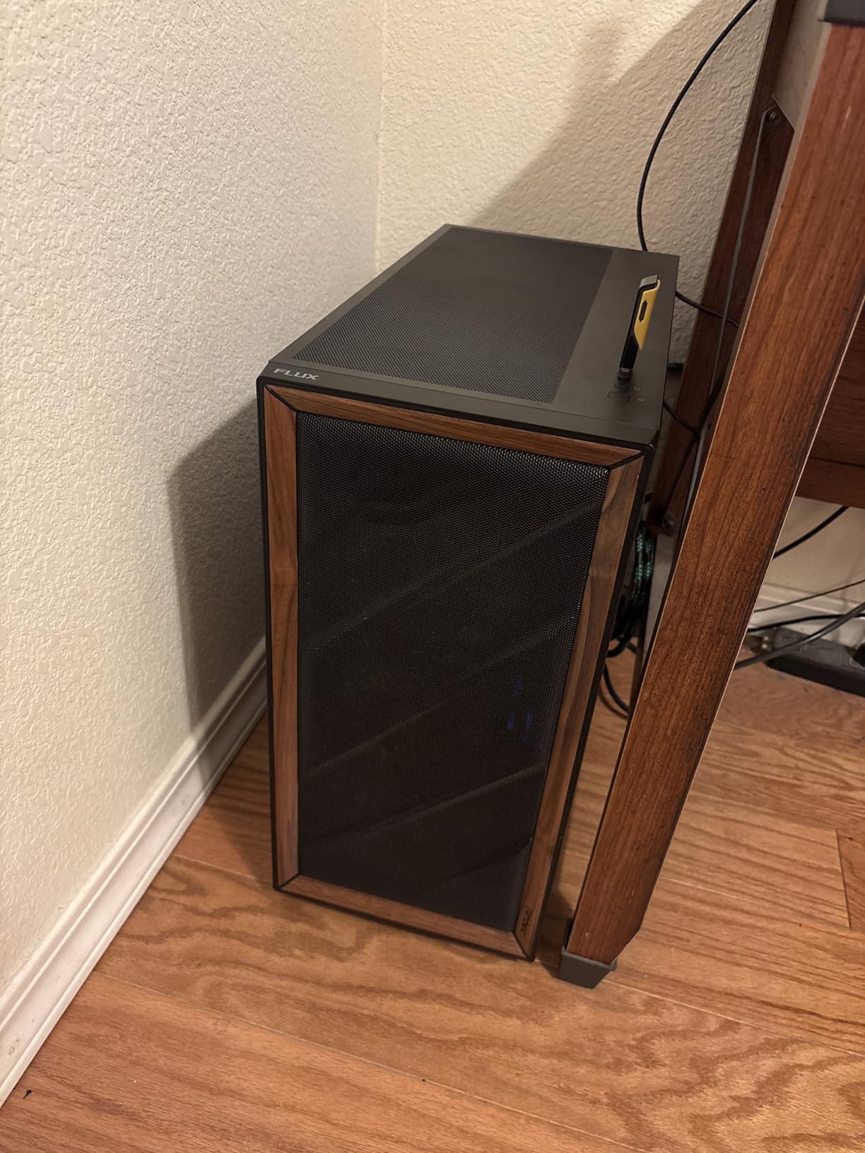 Antec Flux SE Silent PC Case, Sound-Dampening Foam Side Panels for Quiet Operation, Walnut Wood Front Panel, 5 x PWM Fans, USB Type-C, 420mm Radiator Support, Back Connect Ready, E-ATX Mid Tower Case - Customer Photo 1