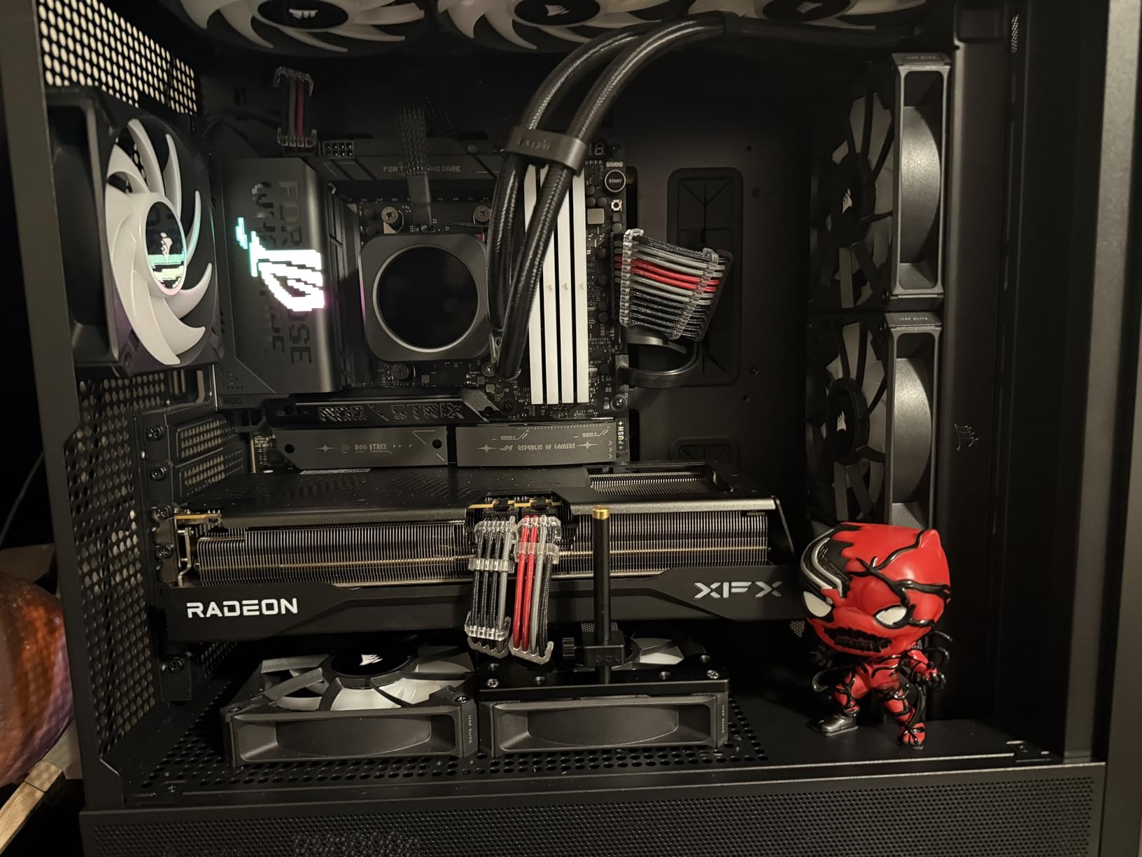 Antec Flux SE Silent PC Case, Sound-Dampening Foam Side Panels for Quiet Operation, Walnut Wood Front Panel, 5 x PWM Fans, USB Type-C, 420mm Radiator Support, Back Connect Ready, E-ATX Mid Tower Case - Customer Photo 2