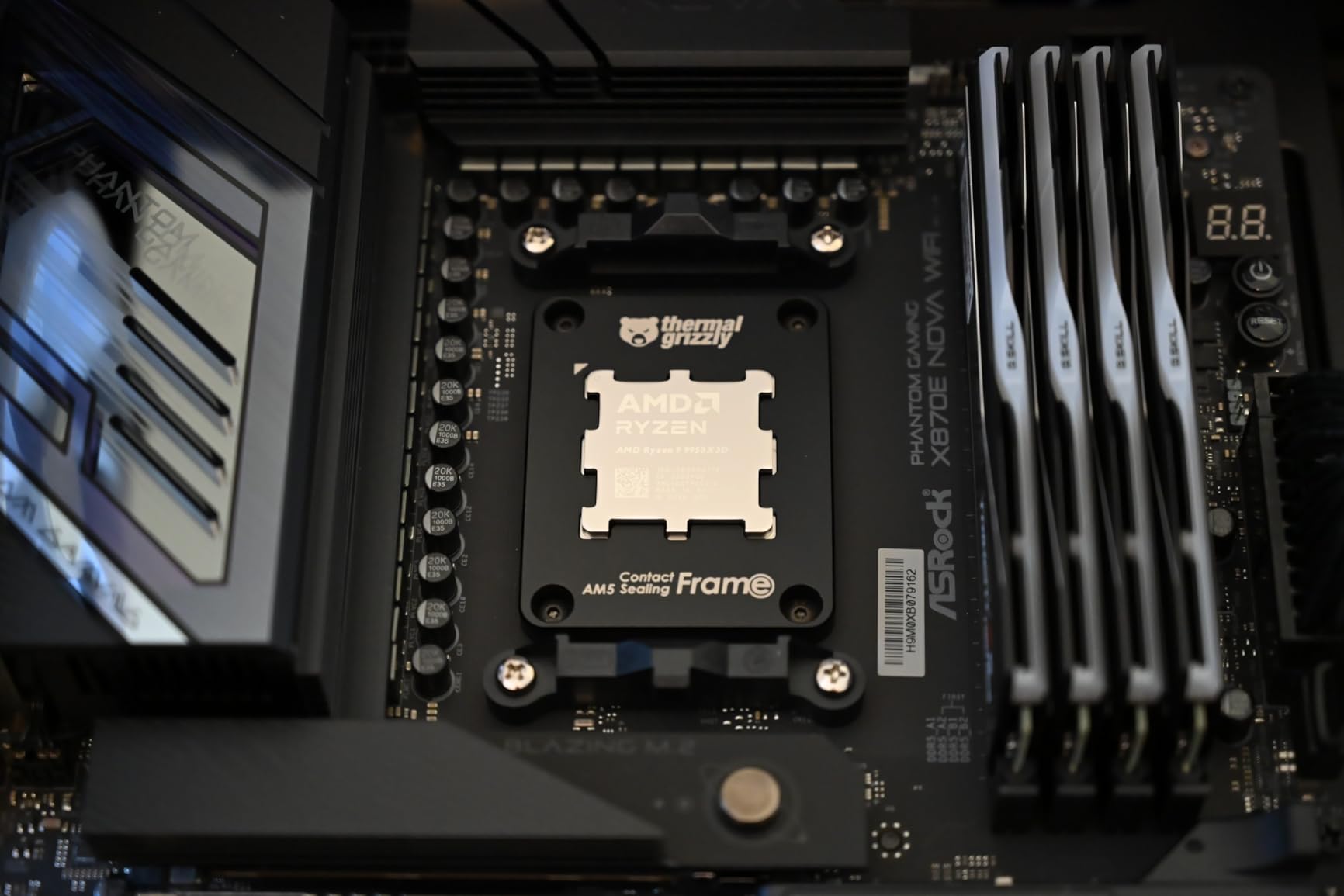 AMD Ryzen 9 9950X3D 16-Core Processor customer photo 1