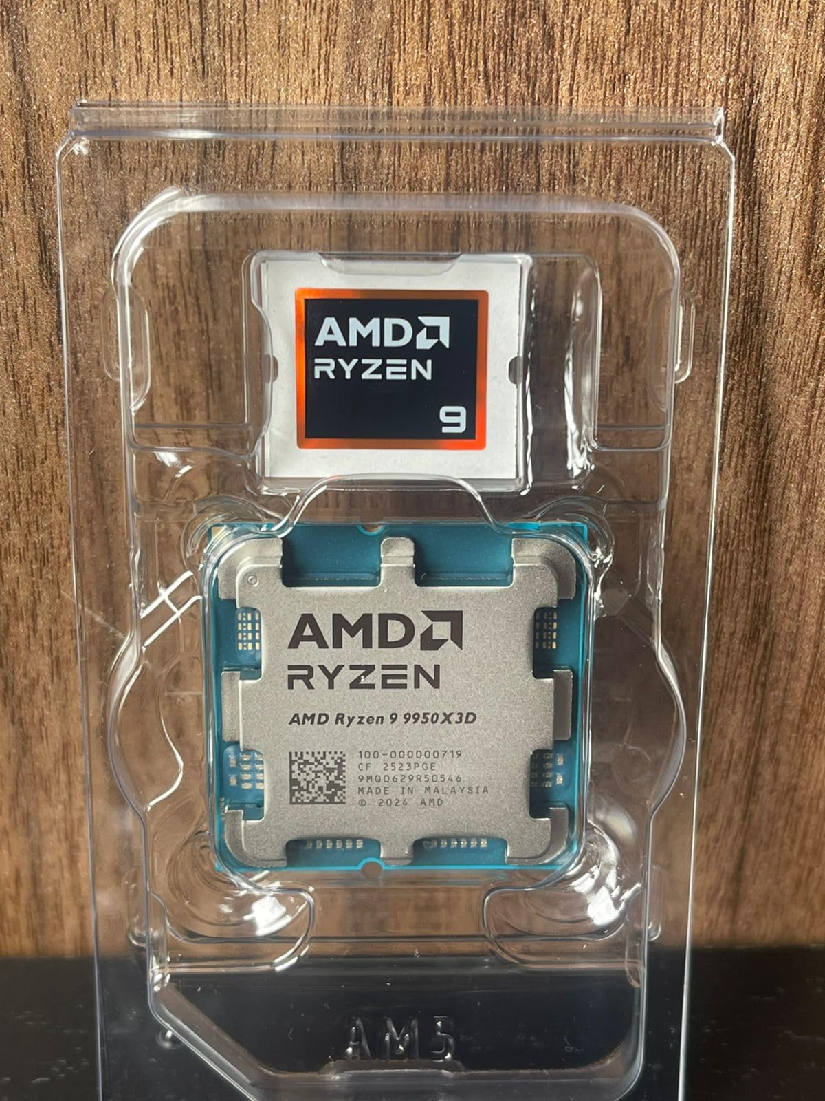 AMD Ryzen 9 9950X3D 16-Core Processor - Customer Photo 4