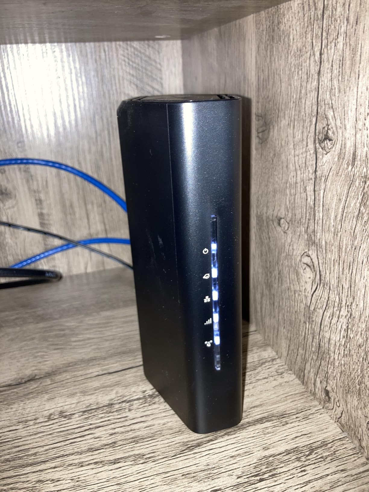 NETGEAR Nighthawk Dual-Band WiFi 7 Router (RS90) – Router Only, BE3600 Wireless Speed (up to 3.6 Gbps) - Covers up to 2,000 sq. ft., 50 Devices – 2.5 Gig Internet Port - Free Expert Help - Customer Photo 2