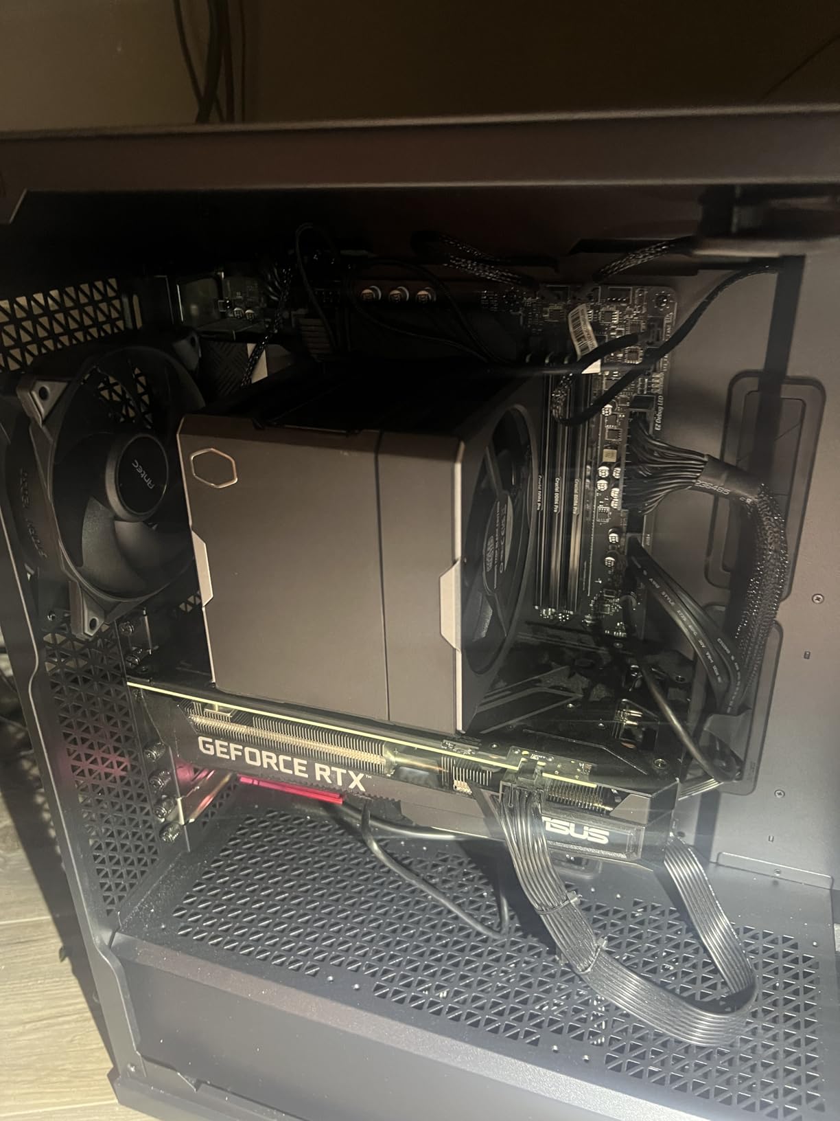 Cooler Master Hyper 411 Nano CPU Air Cooler, SickleFlow 92 PWM Fan, 4 Copper Heat Pipes, 136mm Tall, Sleek Top Cover, AMD Ryzen AM5|AM4, Intel LGA 1851|1700 Brackets - Customer Photo 1