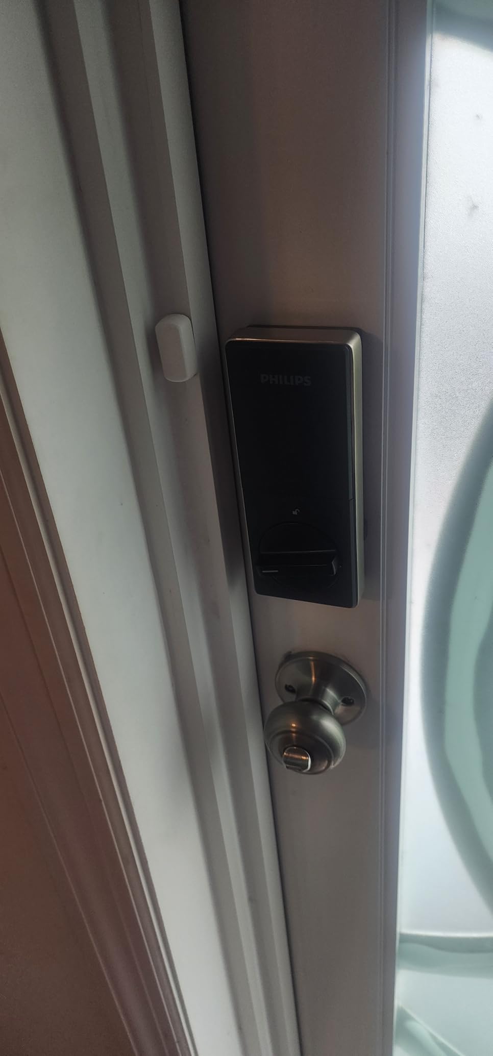 Philips WiFi Smart Lock with Handle, Fingerprint Keyless Entry Door Lock with WiFi Bridge, Smart Locks for Front Door with Handle Set, APP Remote Control, Work with Alexa&Google Assistant, Auto-Lock - Customer Photo 1
