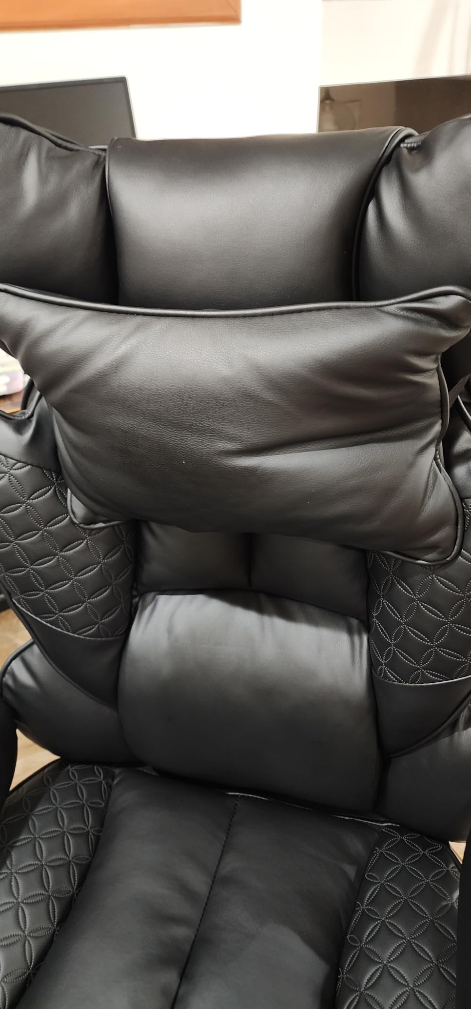 GTRACING Big and Tall Gaming Chair 400lbs Heavy Duty Office Chair with Foot Rest & Ergonomic Pocket Spring Lumbar Support, High Back 3D Saddle Shaped Cushion for Back Pain Relief, Matte-Black - Customer Photo 1