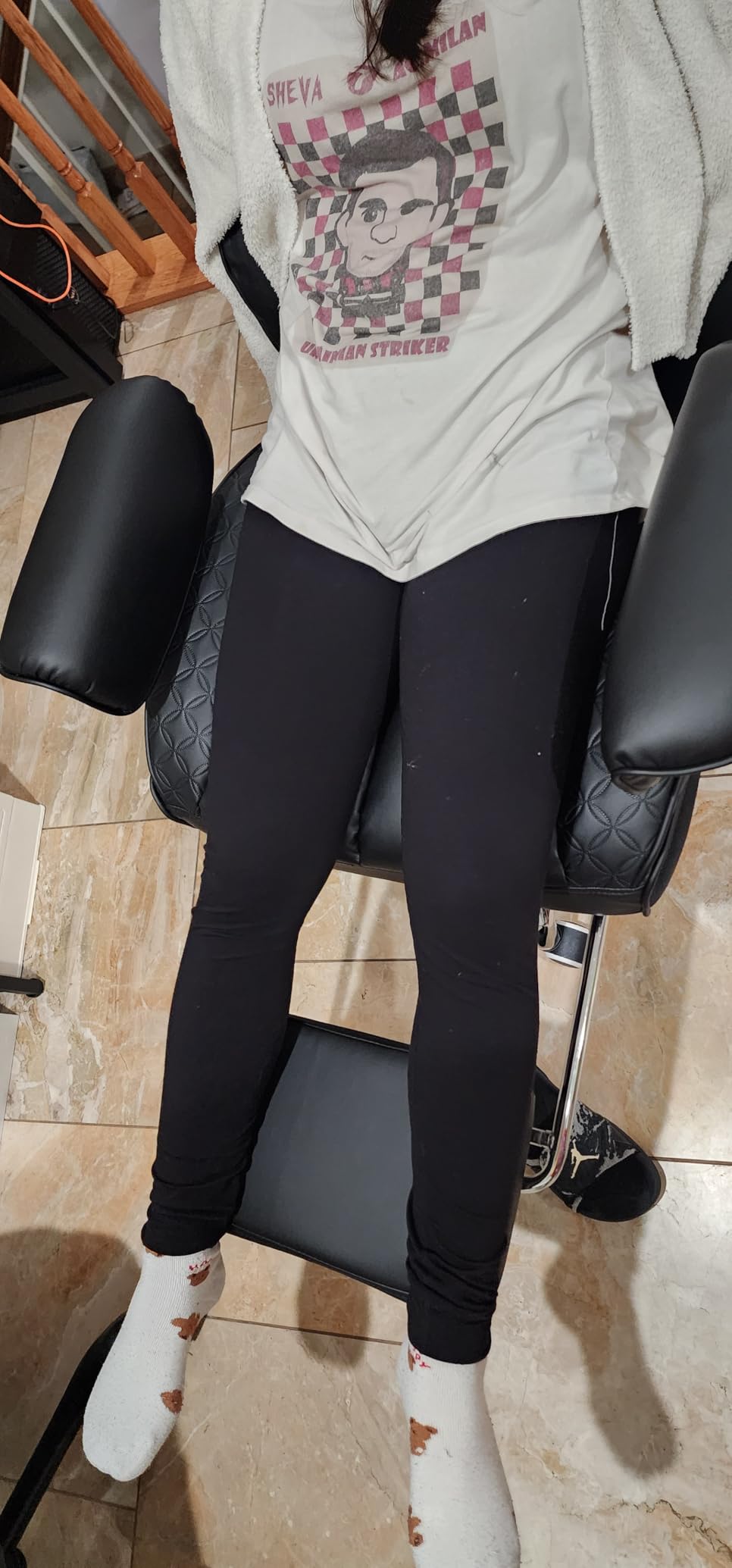 GTRACING Big and Tall Gaming Chair 400lbs Heavy Duty Office Chair with Foot Rest & Ergonomic Pocket Spring Lumbar Support, High Back 3D Saddle Shaped Cushion for Back Pain Relief, Matte-Black - Customer Photo 1