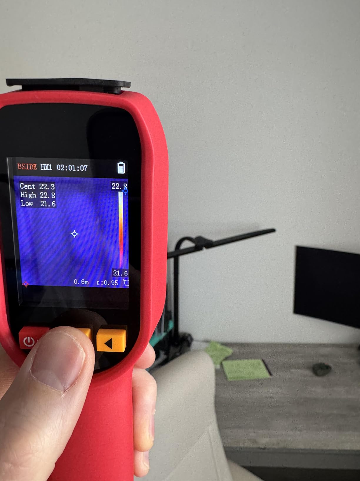 BSIDE Thermal Imaging Camera 240 x 240 Resolution Handheld Infrared IR Camera, 15 Thermal Palettes with 320 x 240 Full-Viewing TFT Display for Home Inspection HVAC Heat Pump Circuit Break, -4℉~1022℉ - Customer Photo 1