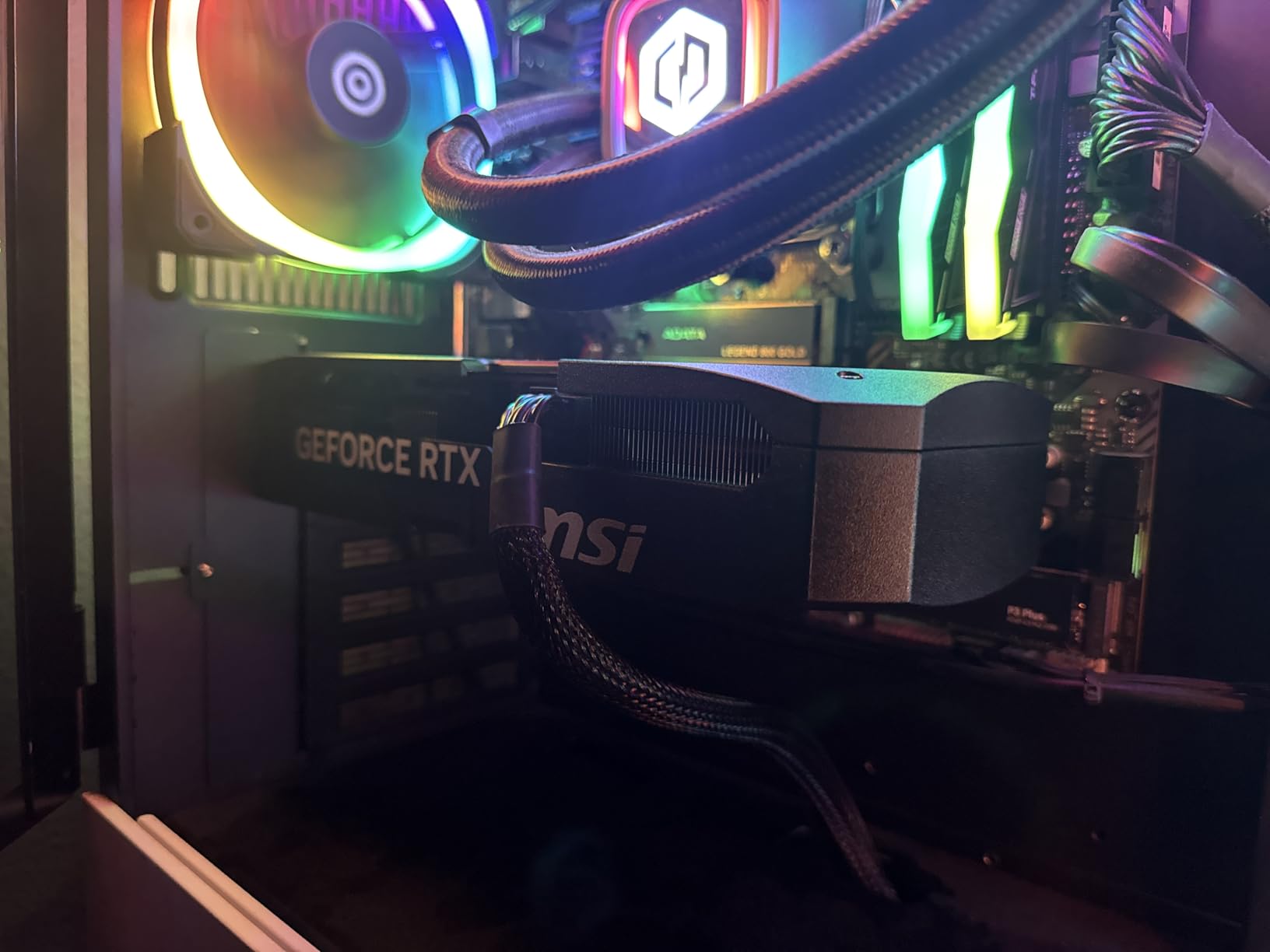 MSI Gaming RTX 5070 12G Shadow 2X OC Graphics Card (12GB GDDR7, 192-bit, Extreme Performance: 2557 MHz, DisplayPort x3 2.1a, HDMI 2.1b, NVIDIA Blackwell Architecture) - Customer Photo 1