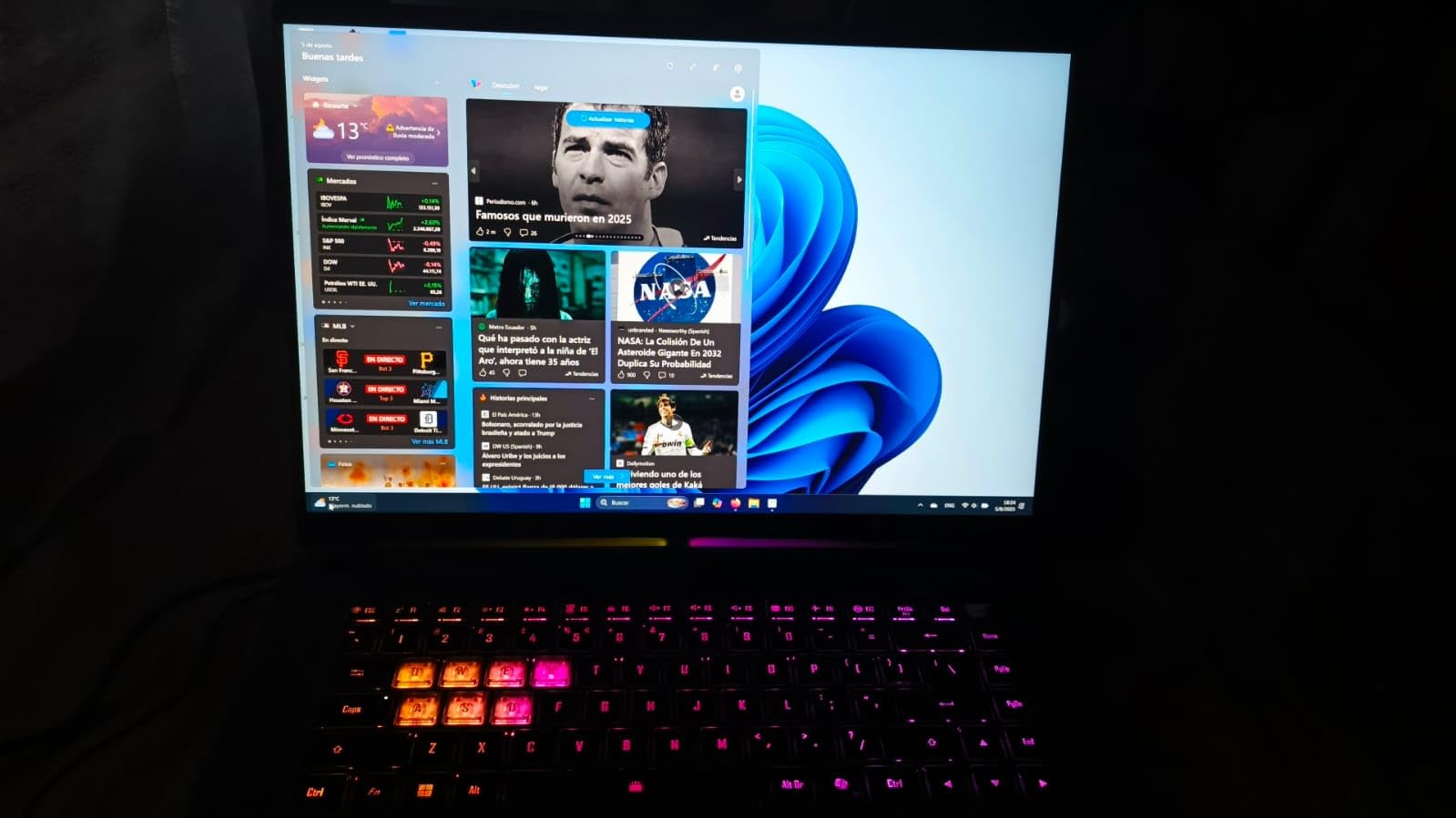 GIGABYTE - AORUS Master 16 Gaming Laptop - 240Hz 2560x1600 OLED - NVIDIA GeForce RTX 5080 - Intel Core Ultra 9 275HX - 1TB SSD with 32GB DDR5 RAM - Windows 11 Home AD (AORUS Master 16 BYHC5USE64SH) - Customer Photo 1