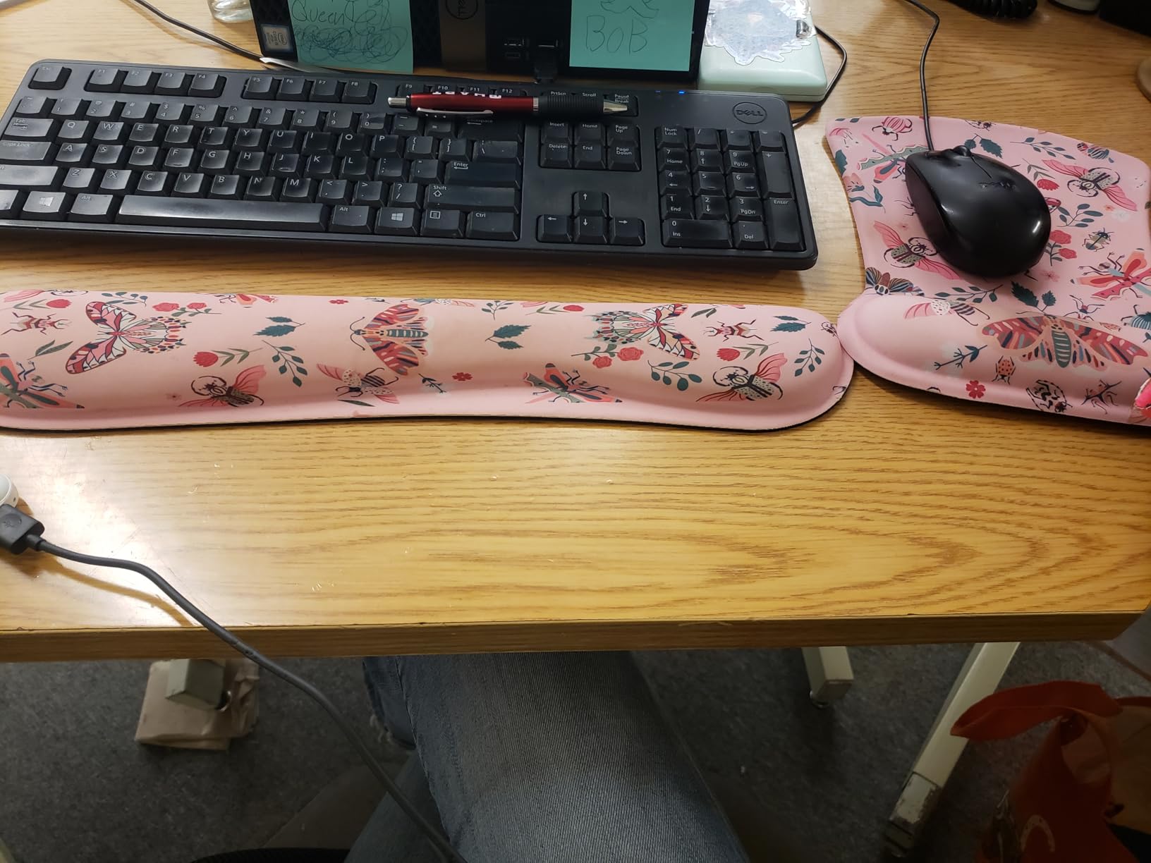iCasso Ergonomic Mouse Pad, Keyboard Wrist Rest, Memory Foam Mousepad with Wrist Support, Easy Typing and Relieve Wrist Pain Keyboard Pad for Computer(Pink Floral) - Customer Photo 2