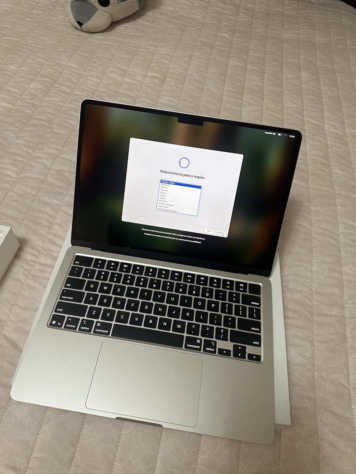 Apple 2025 MacBook Air 13-inch Laptop with M4 chip: Built for Apple Intelligence, 13.6-inch Liquid Retina Display, 16GB Unified Memory, 256GB SSD Storage, 12MP Center Stage Camera, Touch ID; Midnight - Customer Photo 1