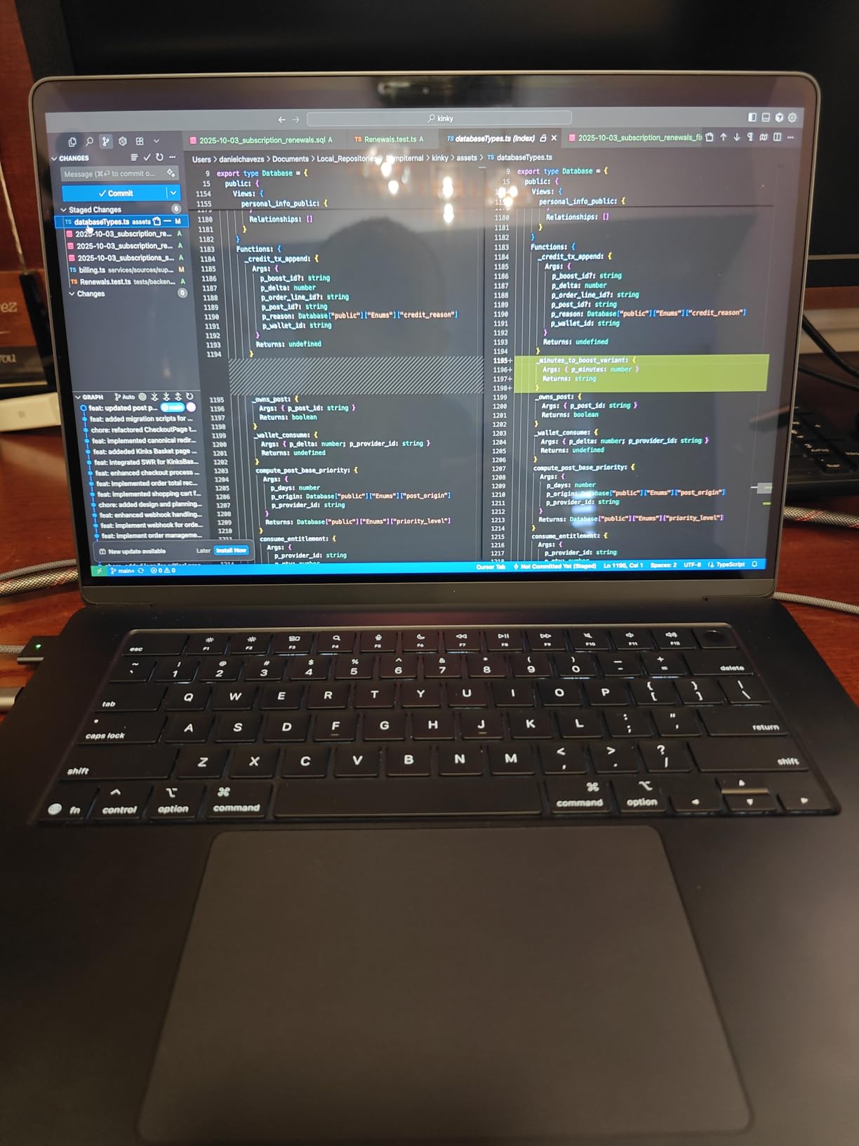 Apple 2025 MacBook Air 15-inch Laptop with M4 chip: Built for Apple Intelligence, 15.3-inch Liquid Retina Display, 16GB Unified Memory, 256GB SSD Storage, 12MP Center Stage Camera, Touch ID; Midnight customer photo 1