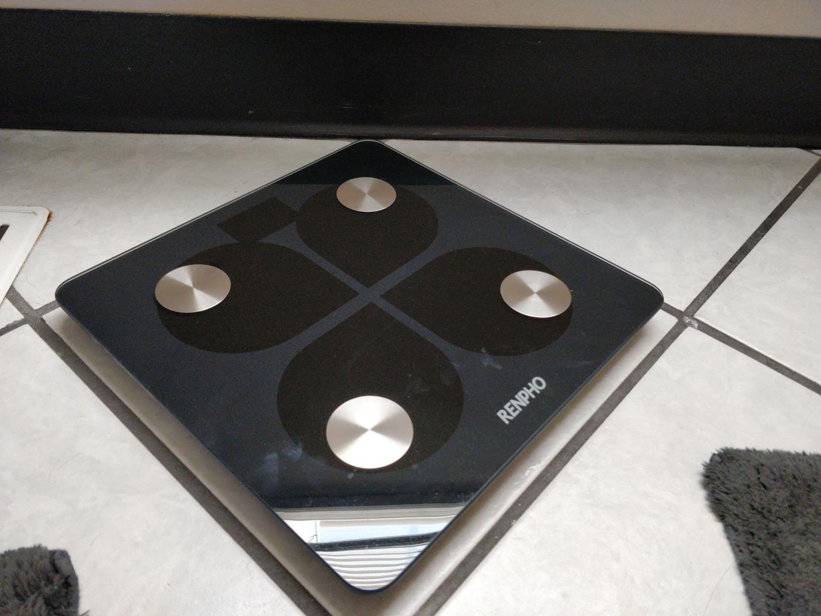 RENPHO Scale for Body Weight and Fat Percentage, Smart Scale with 8 Electrodes Larger Platform, Body Analyzer for BMI, Body Fat, Muscle Mass, High Precision, 400lbs - Customer Photo 1