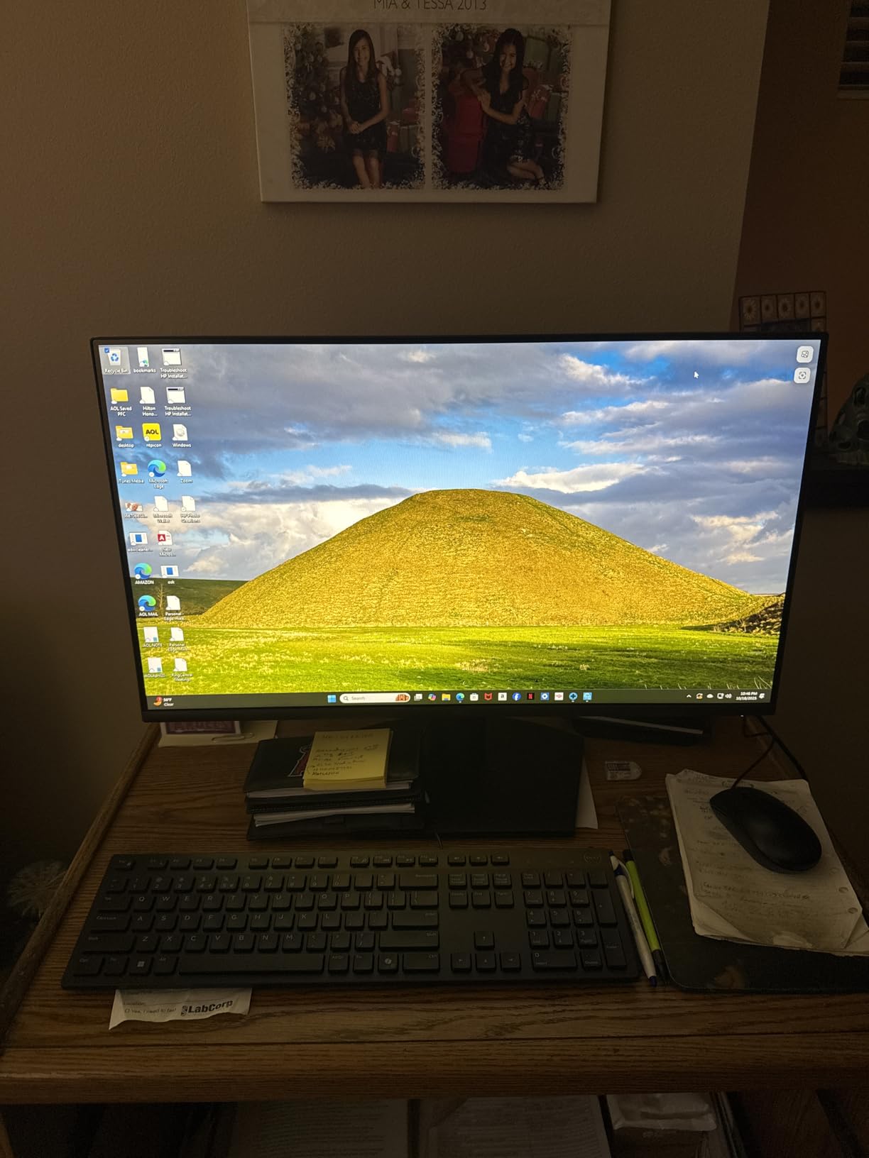 Dell 24 Monitor - SE2425HM - 23.8-inch Full HD (1920x1080) 16:9 100Hz Display, IPS Panel, 16.70 Million Colors, Anti-Glare, 1 HDMI / 1 VGA Port, TÜV Rheinland 3-Star*, Comfortview Plus - Black - Customer Photo 3