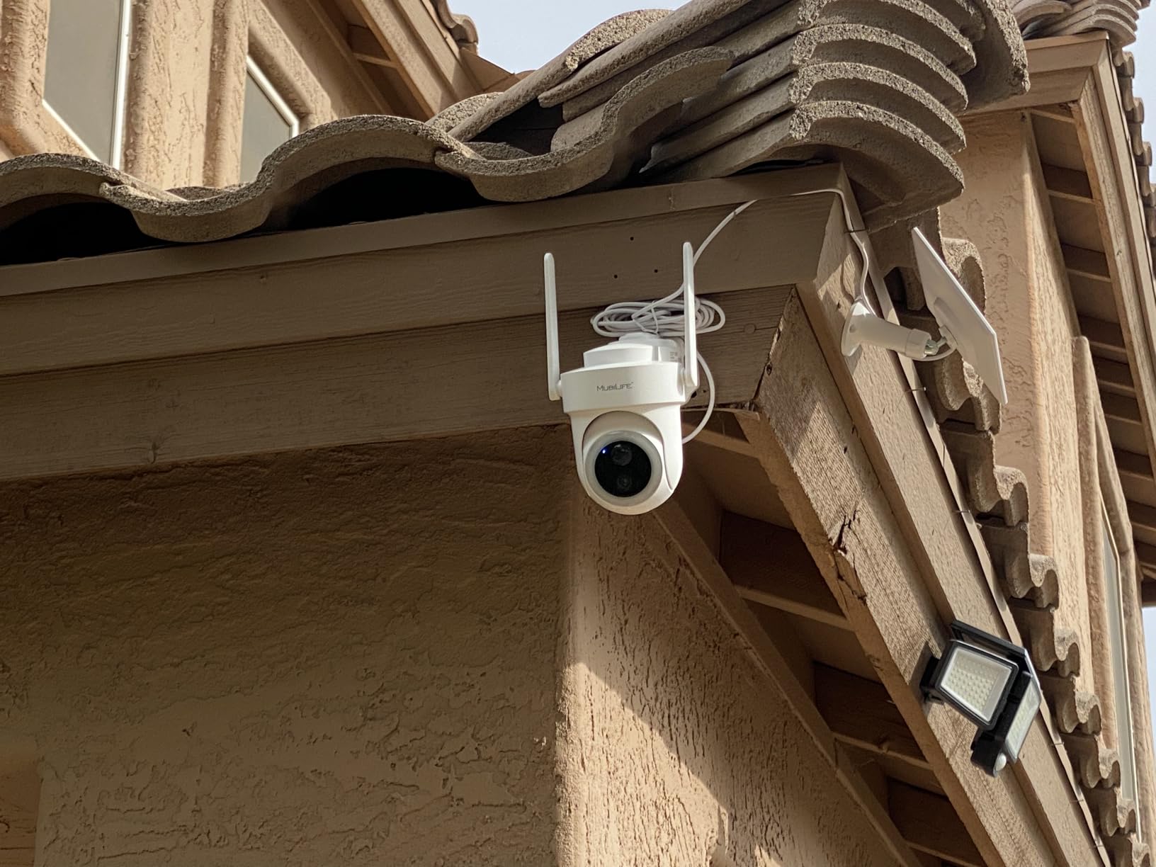 MUBILIFE 4K 8MP Security Cameras Wireless Outdoor, 4 Cam-Kit, No Subscription,5G Cameras for Home Security System, 64GB Local Storage/Solar-Powered/AI/Color Night Vision/360° View/IP66/ Easy Setup - Customer Photo 2