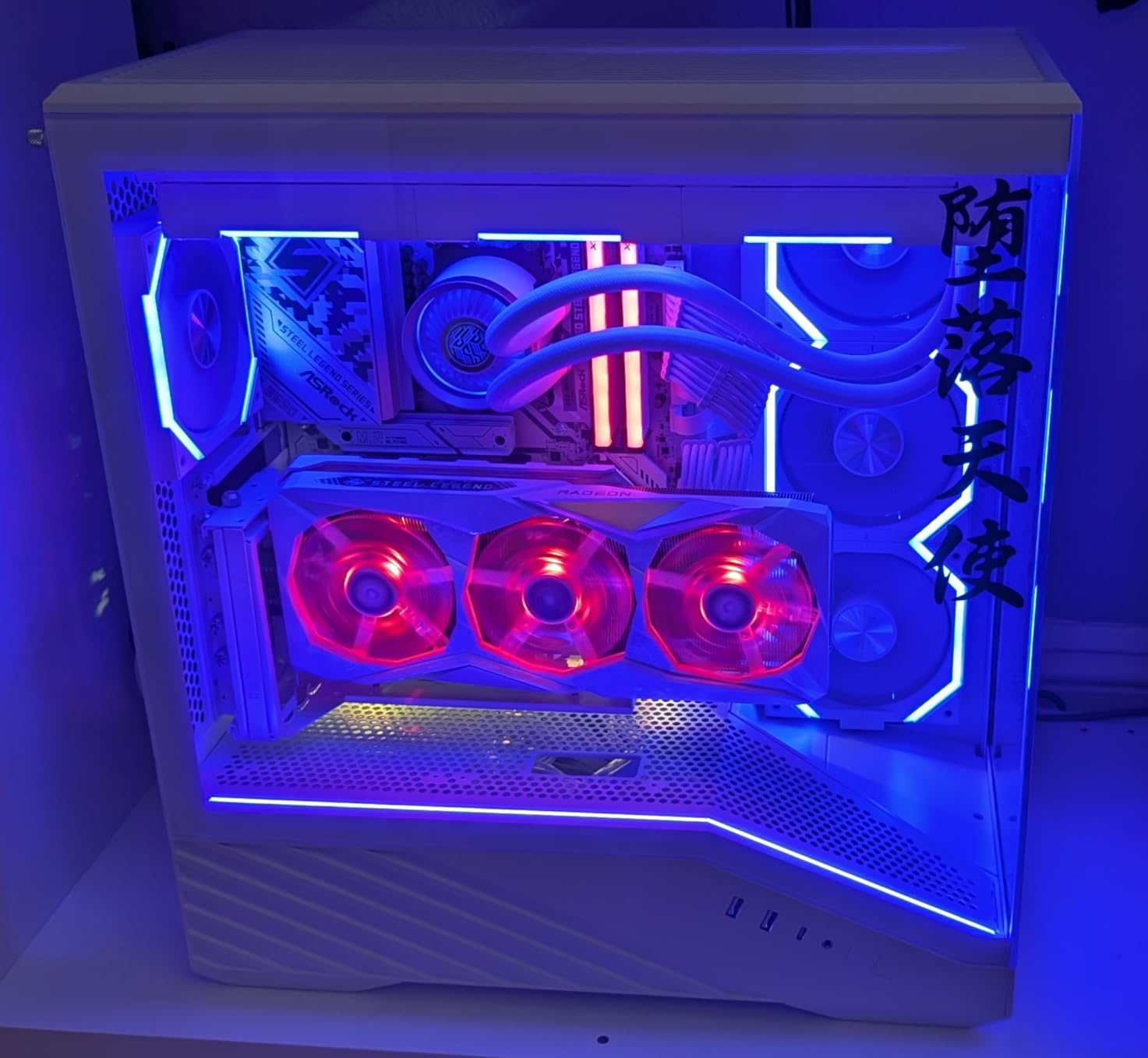 Lian Li V100 ATX Mid-Tower PC Case, 4 x 120mm ARGB PWM Fans Pre-Installed, LED RGB Strip, Display Platform with Tempered Glass, Support 420mm GPUs, 360mm Radiator, Optimized Airflow - Black (V100RX) customer photo 2
