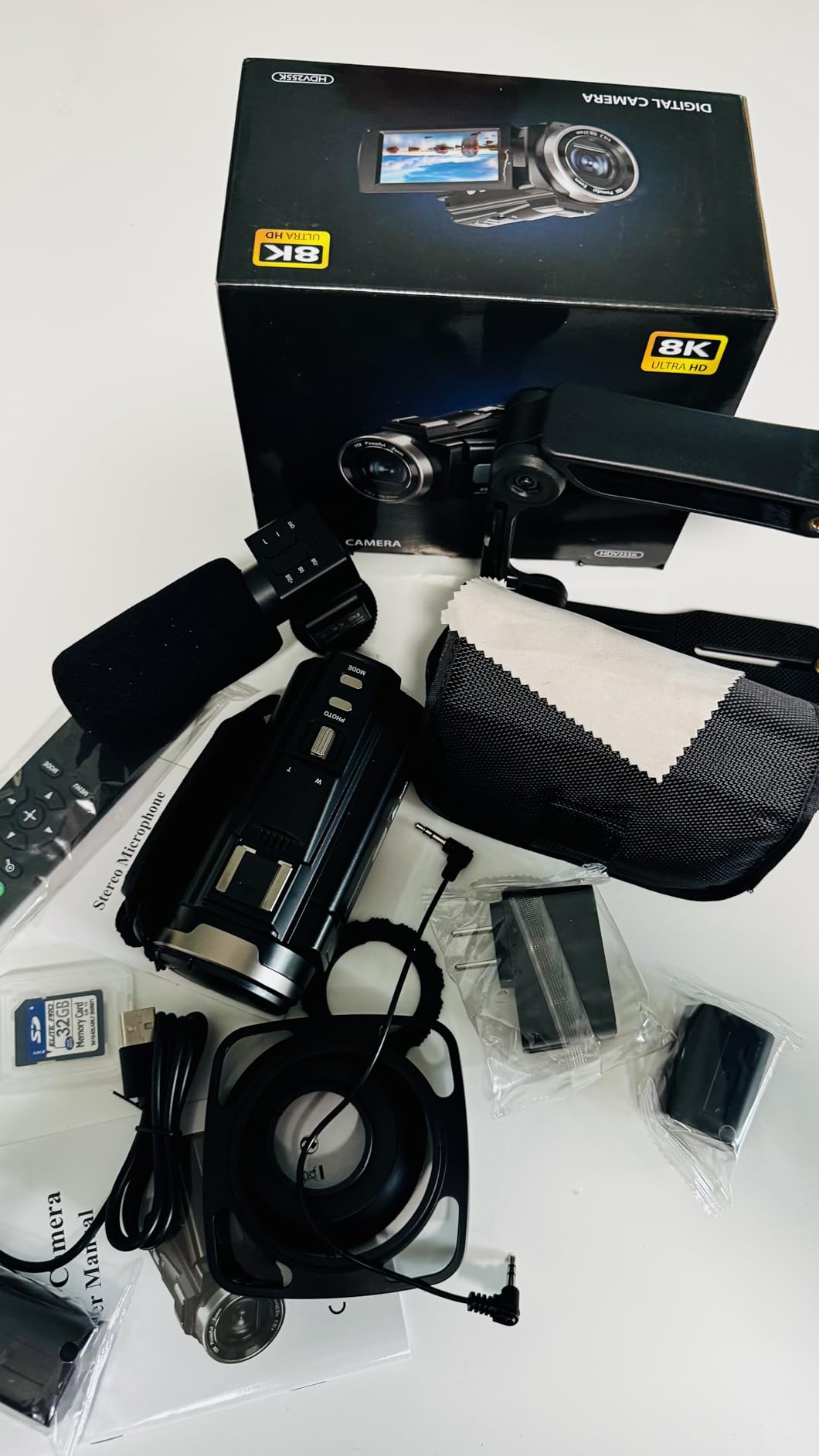 8K Video Camera Camcorder 88MP UHD WiFi Vlogging Cameras for YouTube 18X Digital Zoom IR Night Vision 3.0''Touch Screen Camera with 32GB Card, Microphone, Stabilizer, Lens Hood, Remote, Batteries - Customer Photo 5