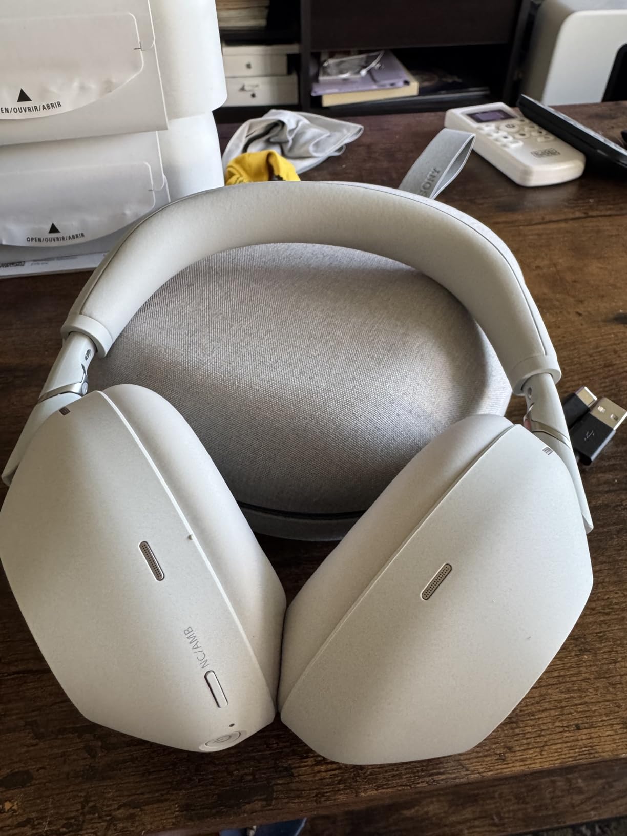 Sony WH-1000XM6 The Best Noise Canceling Wireless Headphones, HD NC Processor QN3, 12 Microphones, Adaptive NC Optimizer, Mastered by Engineers, Studio-Quality, 30-Hour Battery, Midnight Blue customer photo 2