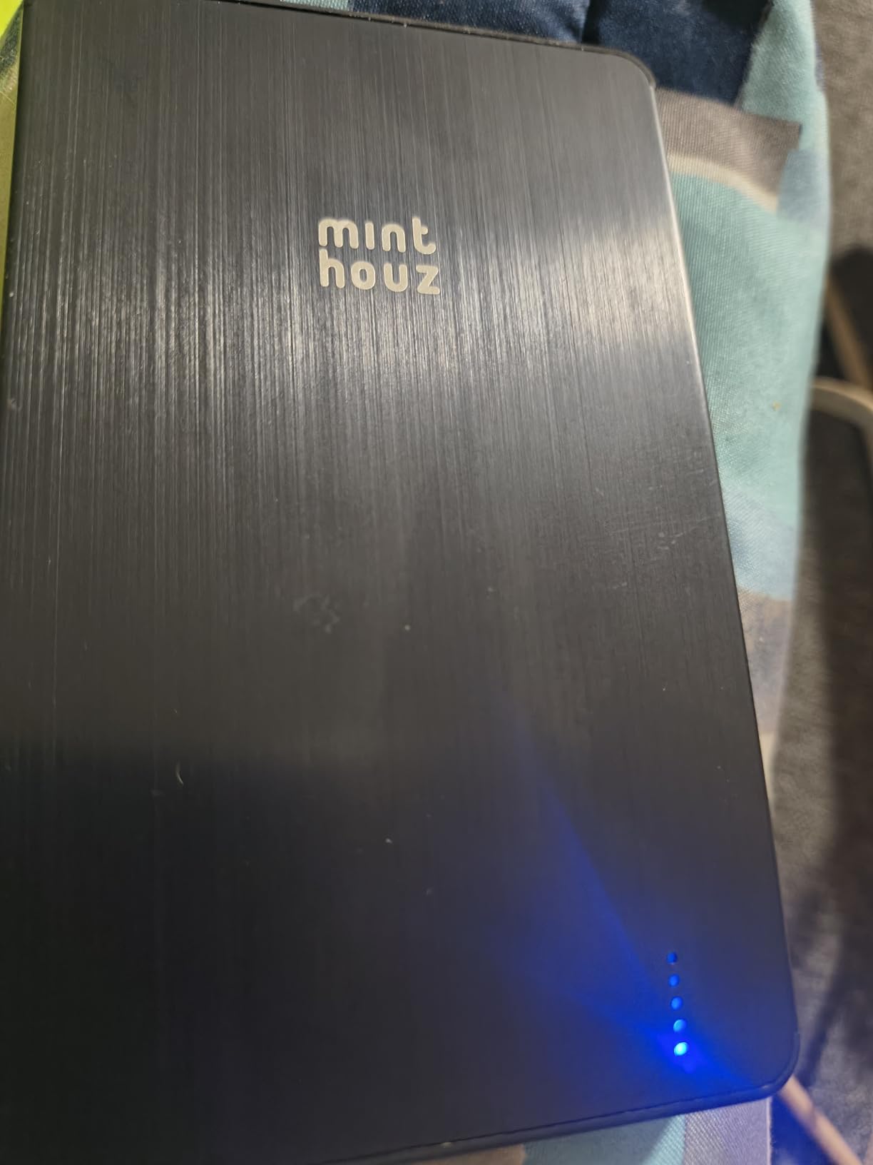 Minthouz Magnetic Power Bank, 5,000mAh Battery Pack with 22.5W USB-C, 15W Ultra-Fast Wireless Charging MagSafe Compatible Portable Charger for iPhone 16/15/14/13/12 Series, Black - Customer Photo 2