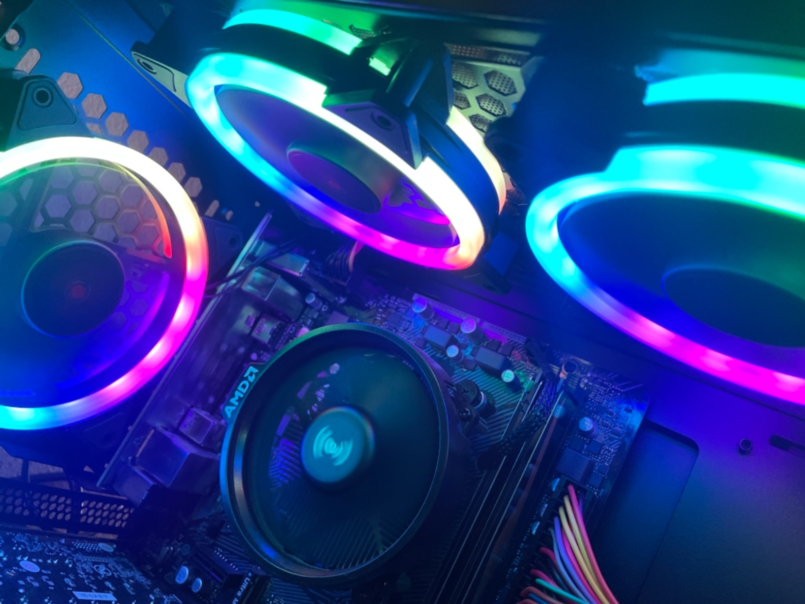 Skytech Gaming Azure 3 Desktop PC, Ryzen 5 9600X 3.9 Ghz (5.4GHz Turbo), NVIDIA RTX 5060 Ti 16GB, 1TB Gen4 NVMe SSD, 16GB DDR5 RAM 5200, 650W Gold PSU, Wi-Fi, Win 11 - Customer Photo 4