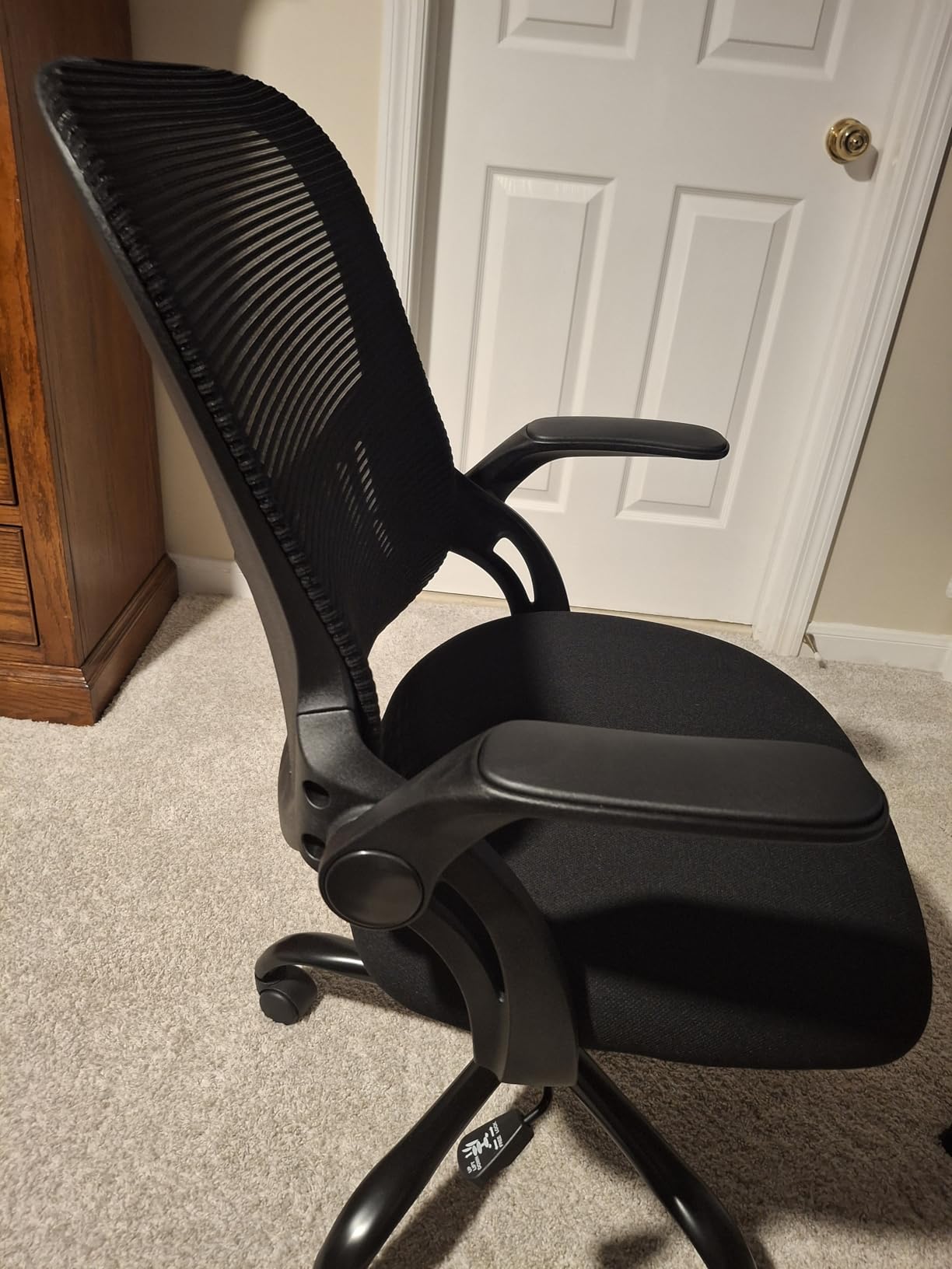 Sweetcrispy Office Computer Desk Chair, Ergonomic Mid-Back Mesh Rolling Work Swivel Task Chairs with Wheels, Comfortable Lumbar Support, Comfy Flip-up Arms for Home, Bedroom, Study, Student, Black - Customer Photo 1