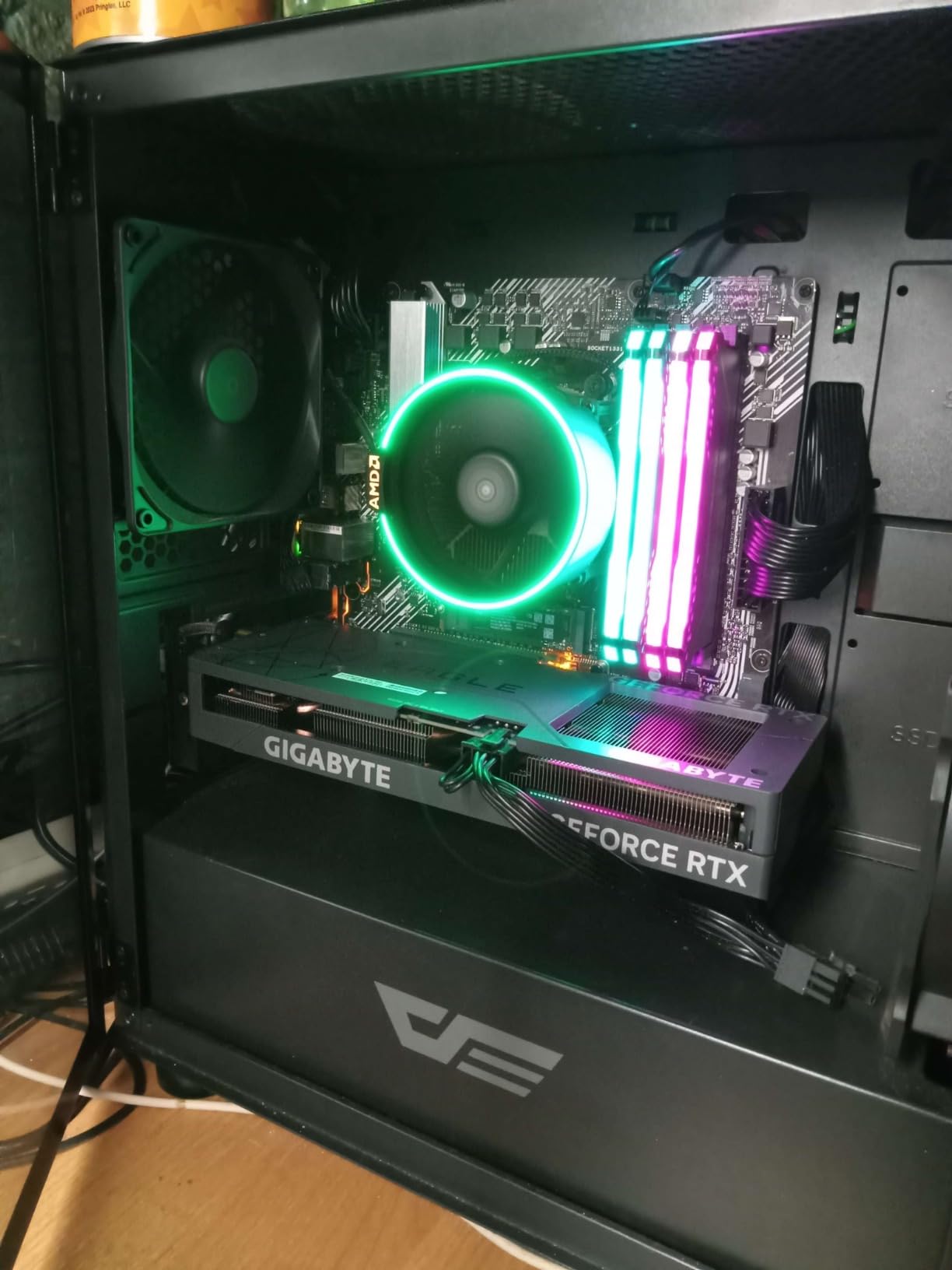 GIGABYTE GeForce RTX 5060 Ti WINDFORCE OC 8G Graphics Card, 8GB 128-bit GDDR7, PCIe 5.0, WINDFORCE Cooling System, GV-N506TWF2OC-8GD Video Card customer photo 1