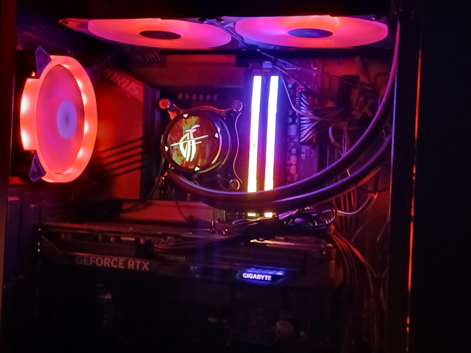 GIGABYTE GeForce RTX 5060 Ti Gaming OC 16G Graphics Card, 16GB 128-bit GDDR7, PCIe 5.0, WINDFORCE Cooling System, GV-N506TGAMING OC-16GD Video Card - Customer Photo 1