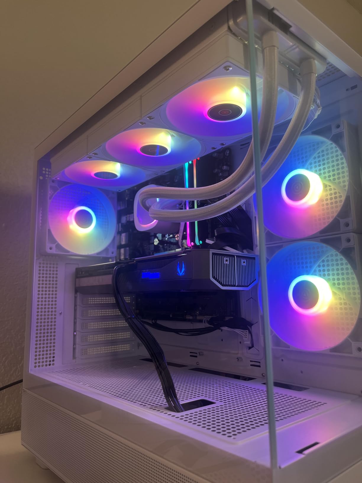 Skytech Gaming Azure 3 Desktop PC, Ryzen 7 7700X 4.5 GHz (5.4GHz), NVIDIA RTX 5070 12GB, 1TB Gen4 NVMe SSD, 32GB DDR5 RAM 6000 RGB, 850W Gold ATX 3 PSU, 360mm ARGB AIO, Wi-Fi, Win 11 customer photo 1