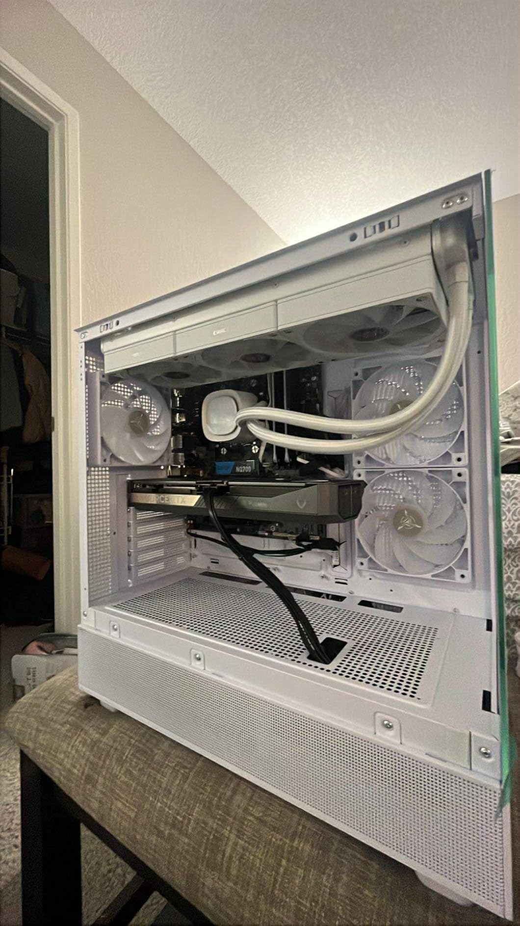 Skytech Gaming Azure 3 Desktop PC, Ryzen 7 7700X 4.5 GHz (5.4GHz), NVIDIA RTX 5070 12GB, 1TB Gen4 NVMe SSD, 32GB DDR5 RAM 6000 RGB, 850W Gold ATX 3 PSU, 360mm ARGB AIO, Wi-Fi, Win 11 customer photo 2