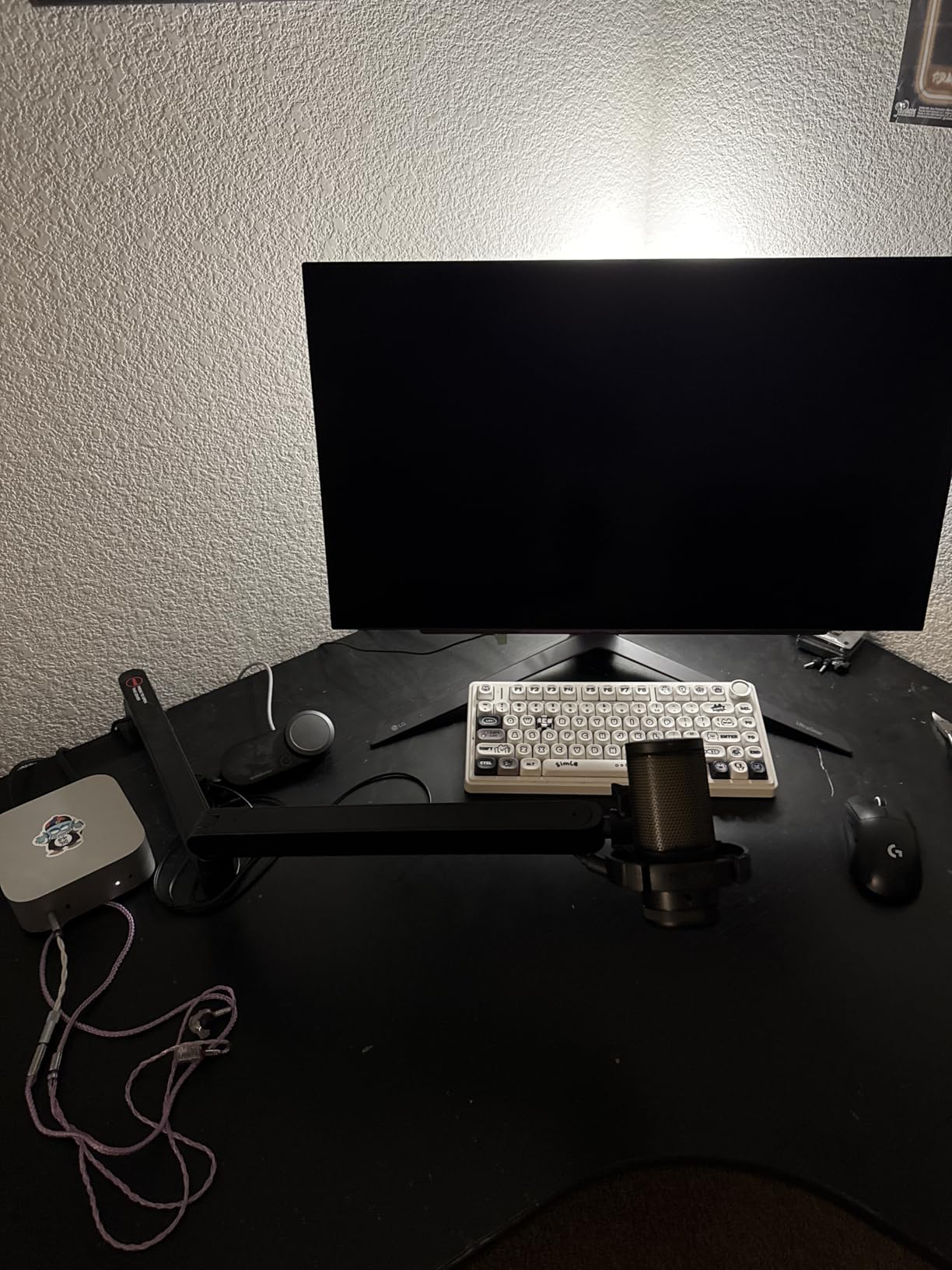 InnoGear 2025 Upgraded Microphone Boom Arm, Magnetic Cable Management Low Profile Mic Stand 360° Rotatable Desk Mount for Fifine AM8 K669B Blue Yeti HyperX QuadCast SoloCast AT2020, Black - Customer Photo 3