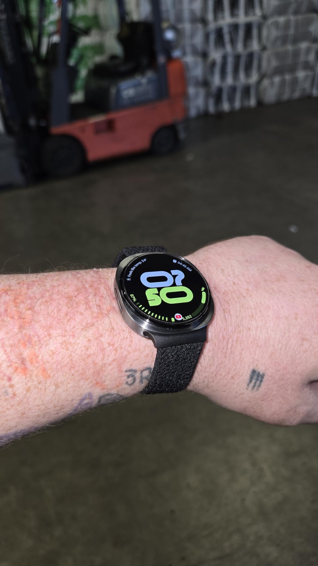 Galaxy Watch 8 (2025), Silver, 40mm, Bluetooth Smartwatch | Cushion Design, GPS Fitness Tracker, Sleep and Running Coach, Energy Score, Heart Rate Tracking [US Version, 2 Yr Warranty] customer photo 2