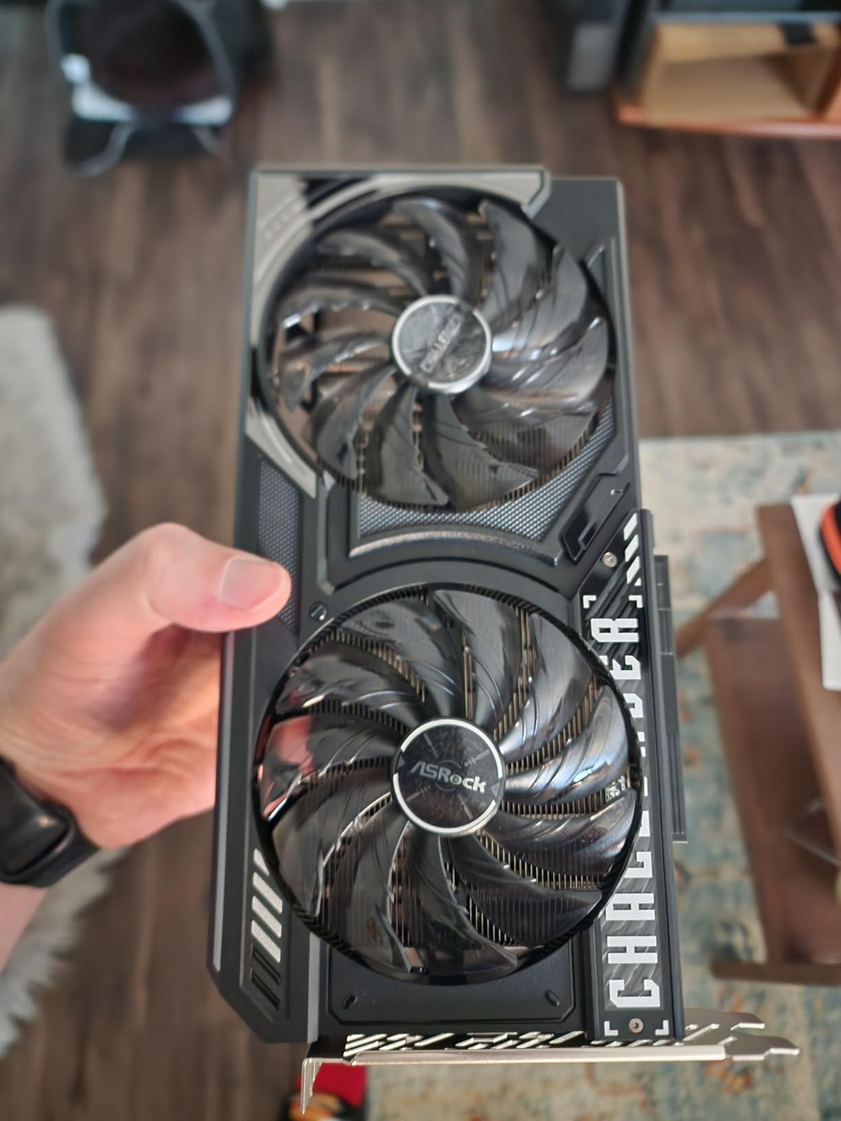 ASRock Radeon RX 9060 XT Challenger 16GB OC, RDNA 4, 3290MHz Boost, 16GB GDDR6 128-bit, PCIe 5.0, Dual Fans, 0dB Silent, LED Indicator, DisplayPort 2.1a, HDMI 2.1b customer photo 2