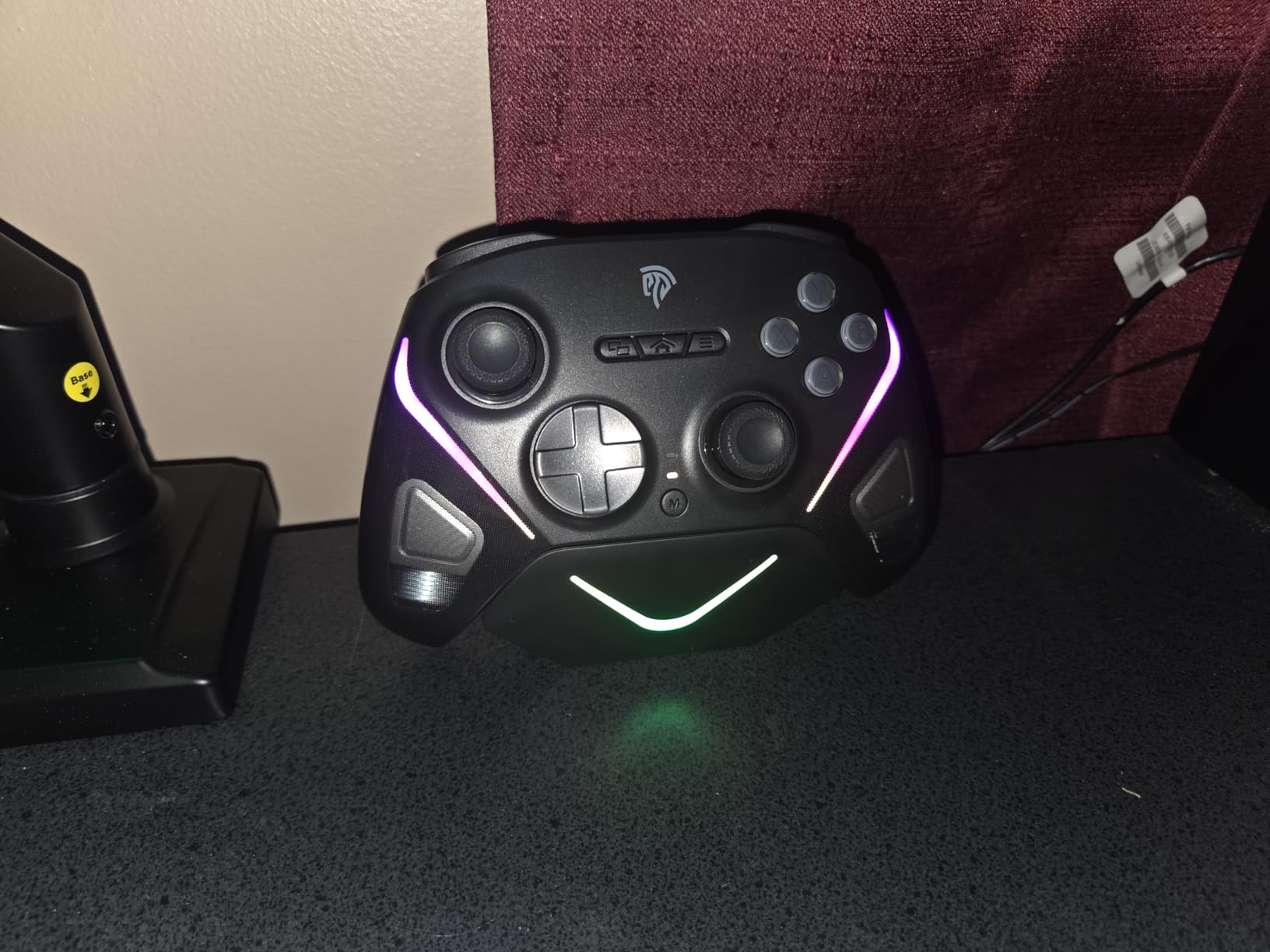 EasySMX D10 Wireless Game Controller – TMR Anti-Drift Joysticks, Dual-Mode Triggers, 1000Hz Polling, Mechanical Buttons, RGB – Bluetooth Gamepad for PC/Switch/Switch2/iOS/Android with Charging Dock - Customer Photo 2
