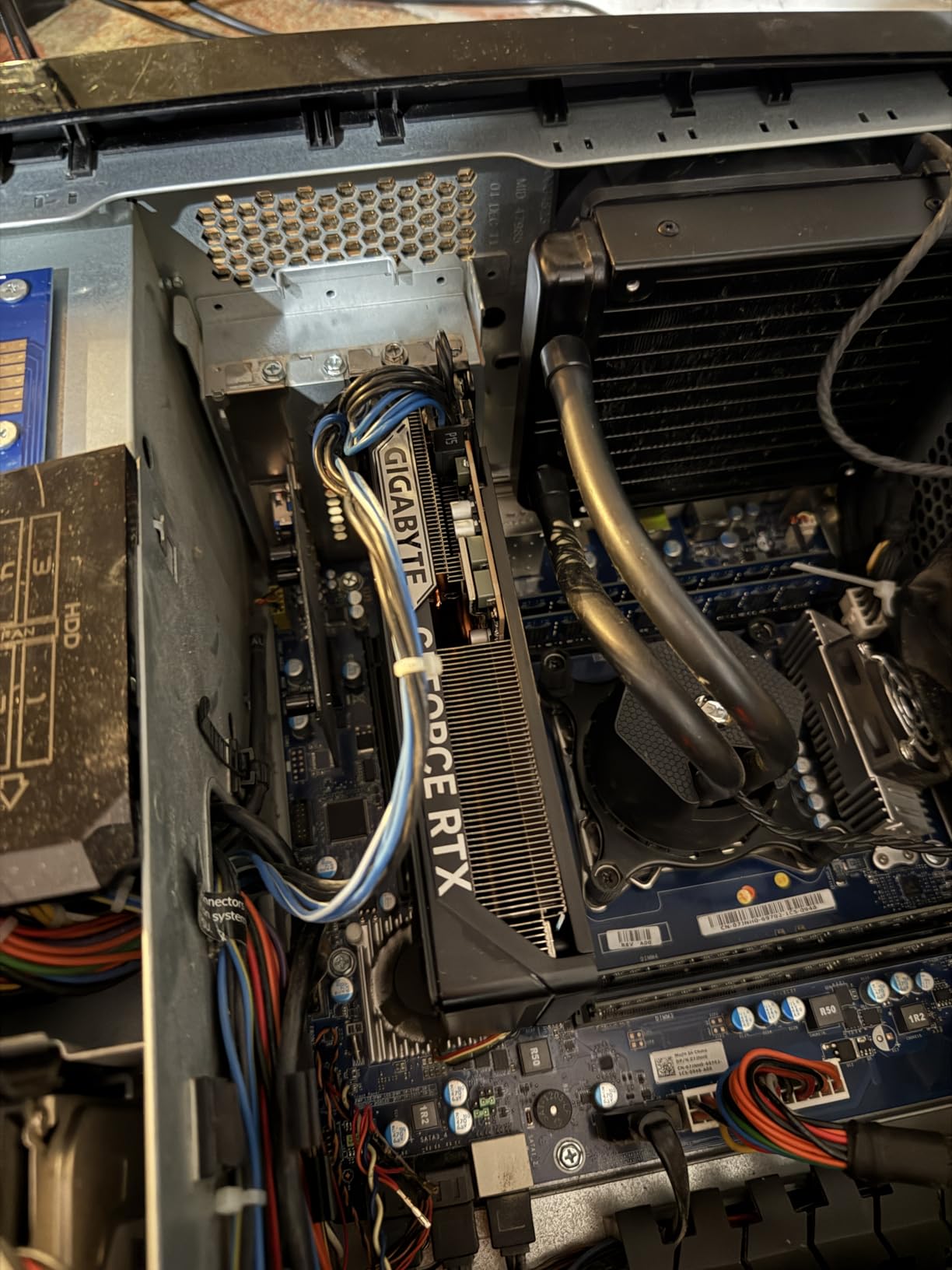 GIGABYTE GeForce RTX 5060 Gaming OC 8G Graphics Card, 8GB 128-bit GDDR7, PCIe 5.0, WINDFORCE Cooling System, GV-N5060GAMING OC-8GD Video Card - Customer Photo 3