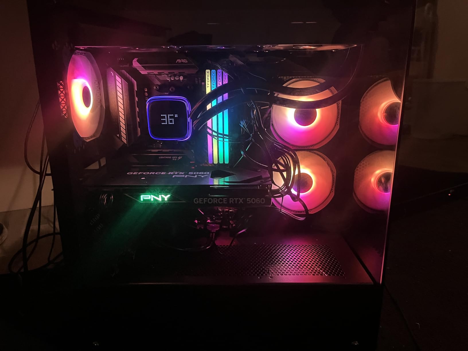 PNY NVIDIA GeForce RTX™ 5060 Epic-X™ ARGB OC Triple Fan, Graphics Card (8GB GDDR7, 128-bit, SFF-Ready, PCIe® 5.0, HDMI®/DP 2.1, 2-Slot, NVIDIA Blackwell Architecture, DLSS 4) - Customer Photo 3