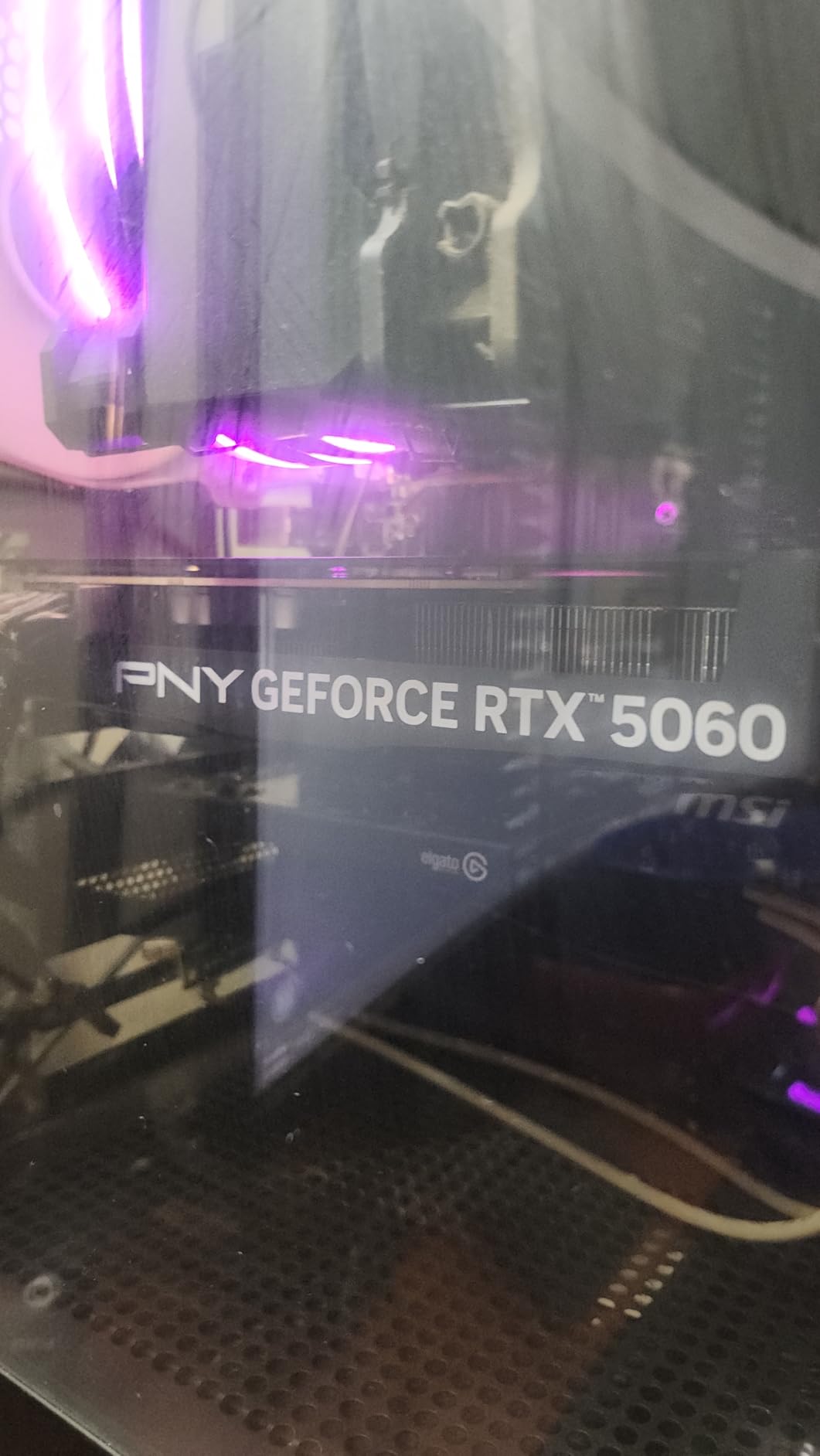 PNY NVIDIA GeForce RTX™ 5060 Epic-X™ ARGB OC Triple Fan, Graphics Card (8GB GDDR7, 128-bit, SFF-Ready, PCIe® 5.0, HDMI®/DP 2.1, 2-Slot, NVIDIA Blackwell Architecture, DLSS 4) - Customer Photo 4