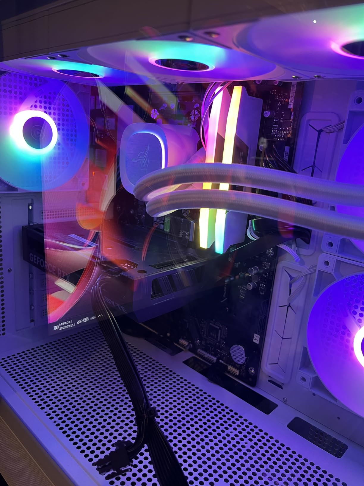 Skytech Gaming Azure 3 Gaming PC, AMD Ryzen 7 9700X 3.8GHz, NVIDIA RTX 5060, 1TB NVMe SSD, 32GB DDR5 RAM 6000, 850W Gold ATX 3 PSU, 360 ARGB AIO, Wi-Fi, Win 11, Desktop - Customer Photo 1