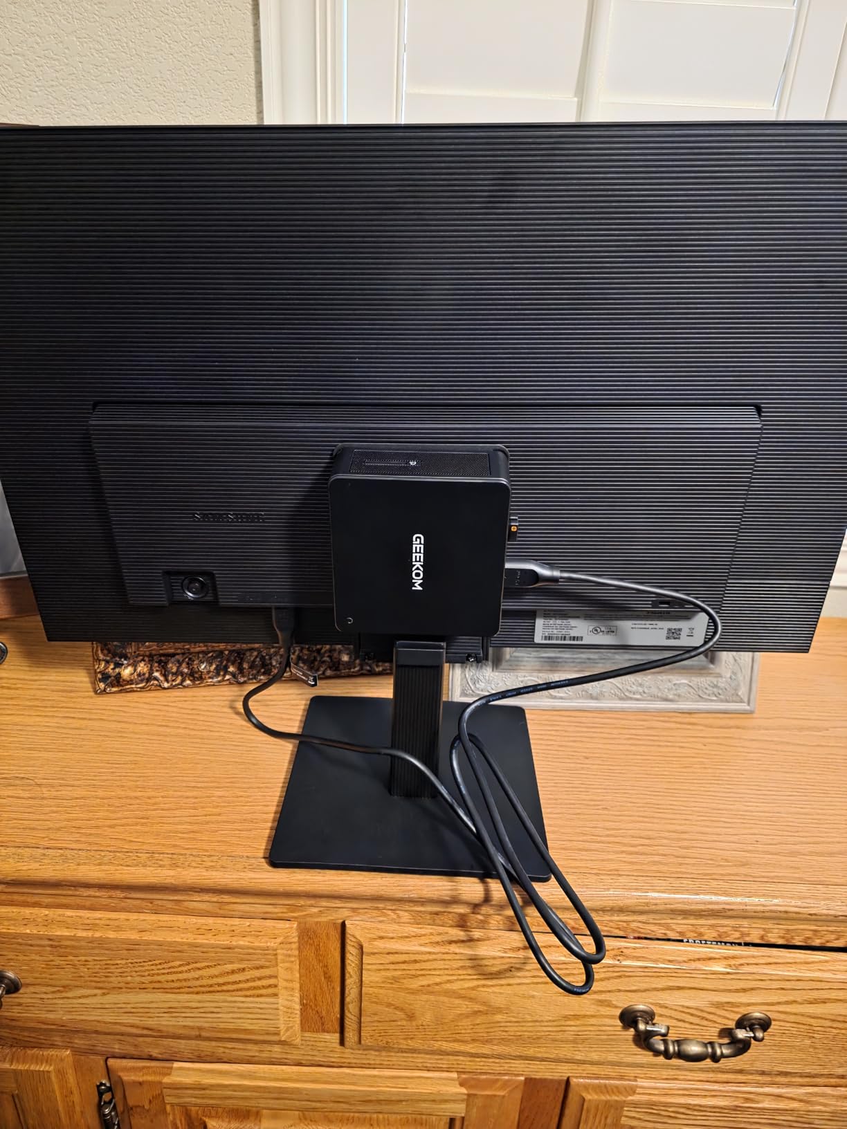 GEEKOM IT15, The Most Powerful Mini PC with Intel Ultra 9 285H (15th Gen) 99 Tops | 32GB DDR5 | 2TB SSD(Up to 8TB) | Intel Arc 140T GPU | WiFi 7 | 2XUSB4, DP1.4 | 8K@120Hz Quad Display | Windows11Pro - Customer Photo 2