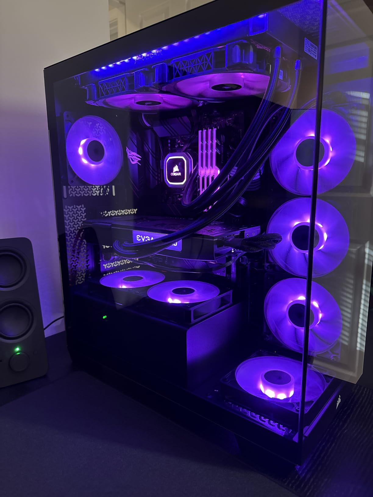 Corsair RS120-R ARGB 120mm PWM ARGB Reverse Fans – Reverse Rotor, +5V ARGB Connections, Eight RGB LEDs, High Static Pressure, Daisy-Chain, Magnetic Dome Bearing, Zero RPM Mode – Triple Pack – Black - Customer Photo 1