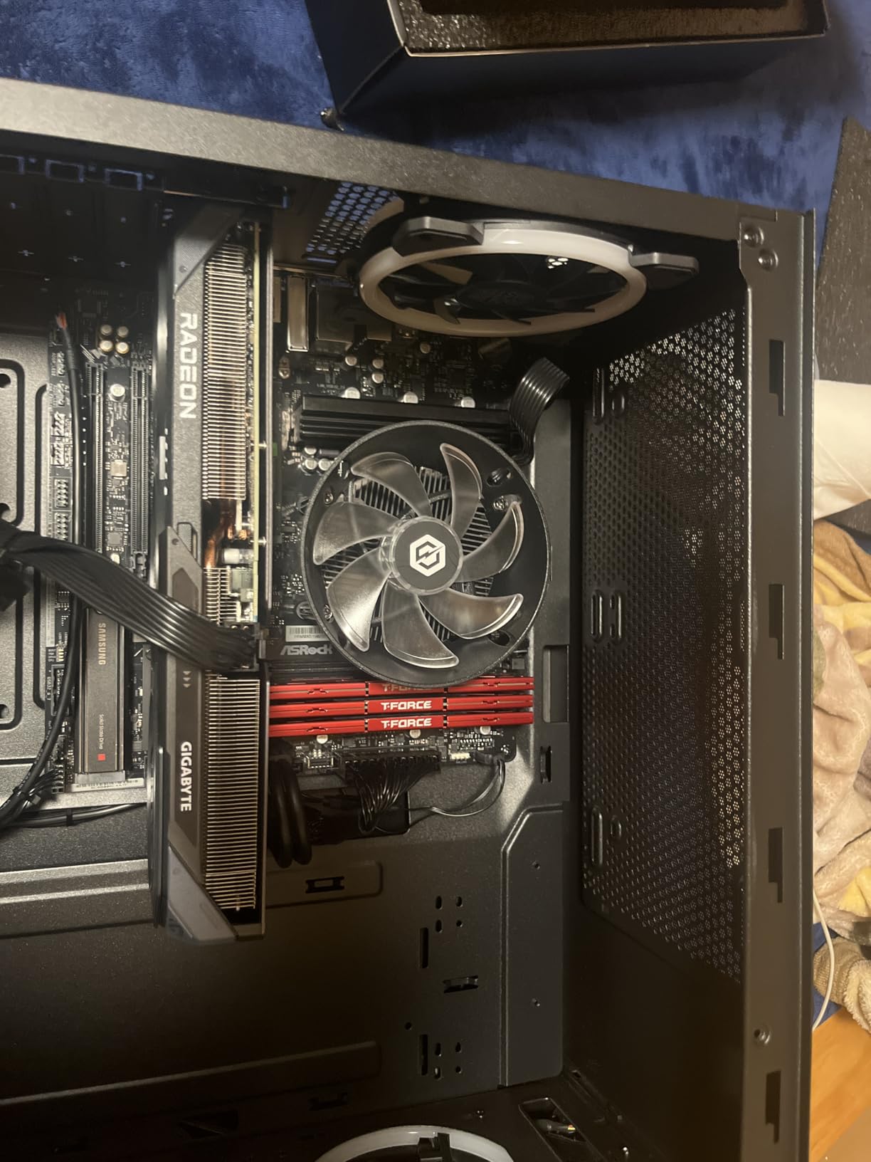 GIGABYTE Radeon RX 9060 XT Gaming OC 16G Graphics Card, PCIe 5.0, 16GB GDDR6, GV-R9060XTGAMING OC-16GD Video Card - Customer Photo 5