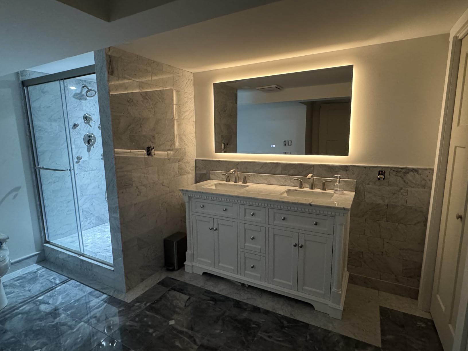 Keonjinn 42 x 36 Inch Backlit Bathroom Mirror with Lights, Frameless LED Mirror with Beveled Edge, HD Tempered Glass, UL-Listed Driver, 3000K/4500K/6500K, Defogging, Lighted Mirrors for Bathroom Wall - Customer Photo 1