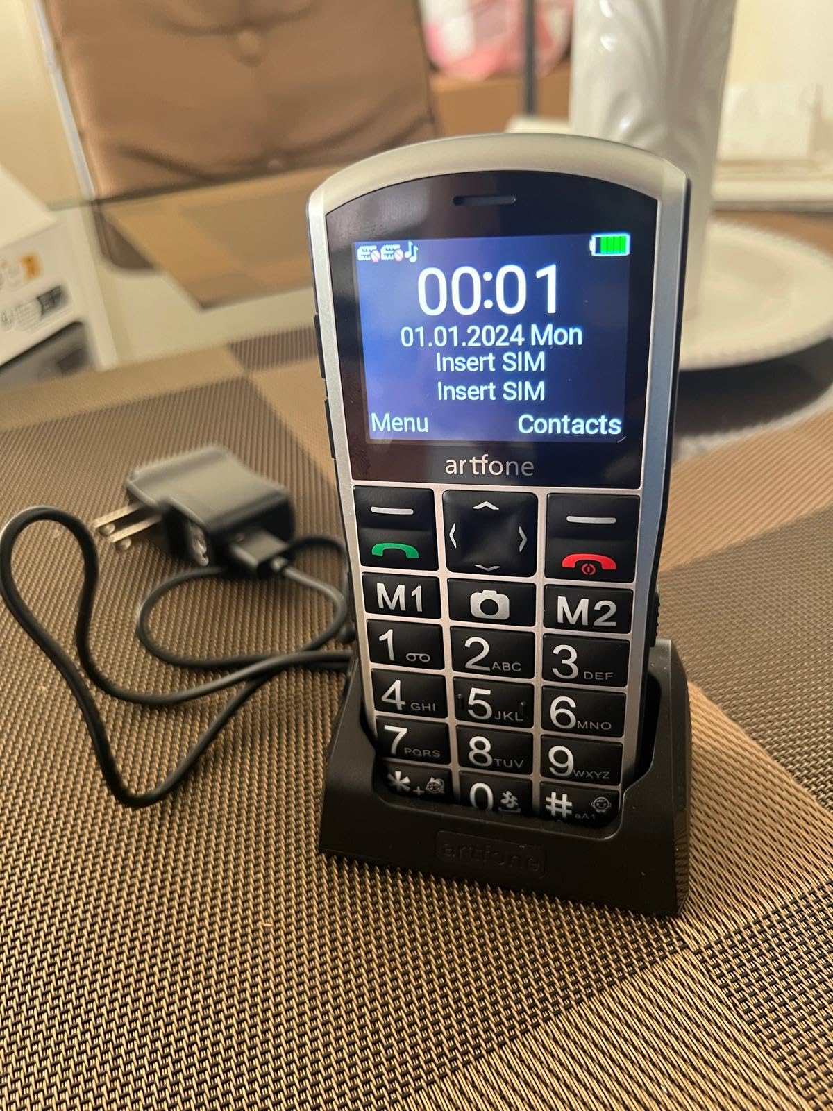 A400 Pro Silver - Large Button Cell Phone for Seniors丨4G LTE Unlocked Phones with SOS Button丨2MP Rear Camera丨Charging Dock丨1800mAh丨Dual SIM丨Speed Dial丨Volume Boost丨Hands-free丨Dumb Phone丨USB-C - Customer Photo 3