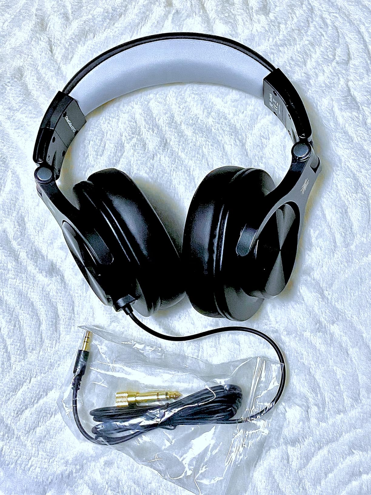 OneOdio A71D Wired Over-Ear Headphones, Studio Monitor Headsets, Hi-Res DJ Stereo Headphone with Foldable Design, 3.5/6.35MM Plug for AMP Recording Podcast Mixing PC Guitar - Black - Customer Photo 2
