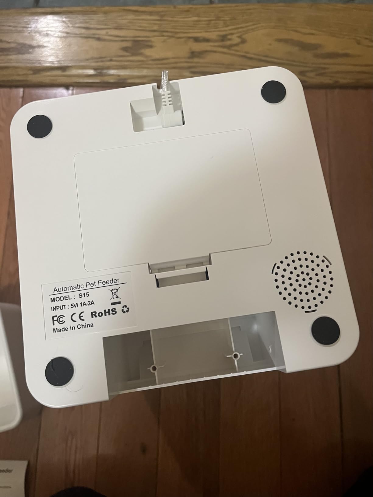Automatic Dog Feeder with Camera: 8L/33 Cups 5G WiFi Timed Food Dispenser for Medium Dogs - 1080P HD Night Vision Video Recording 2-Way Audio APP Control - Customer Photo 1