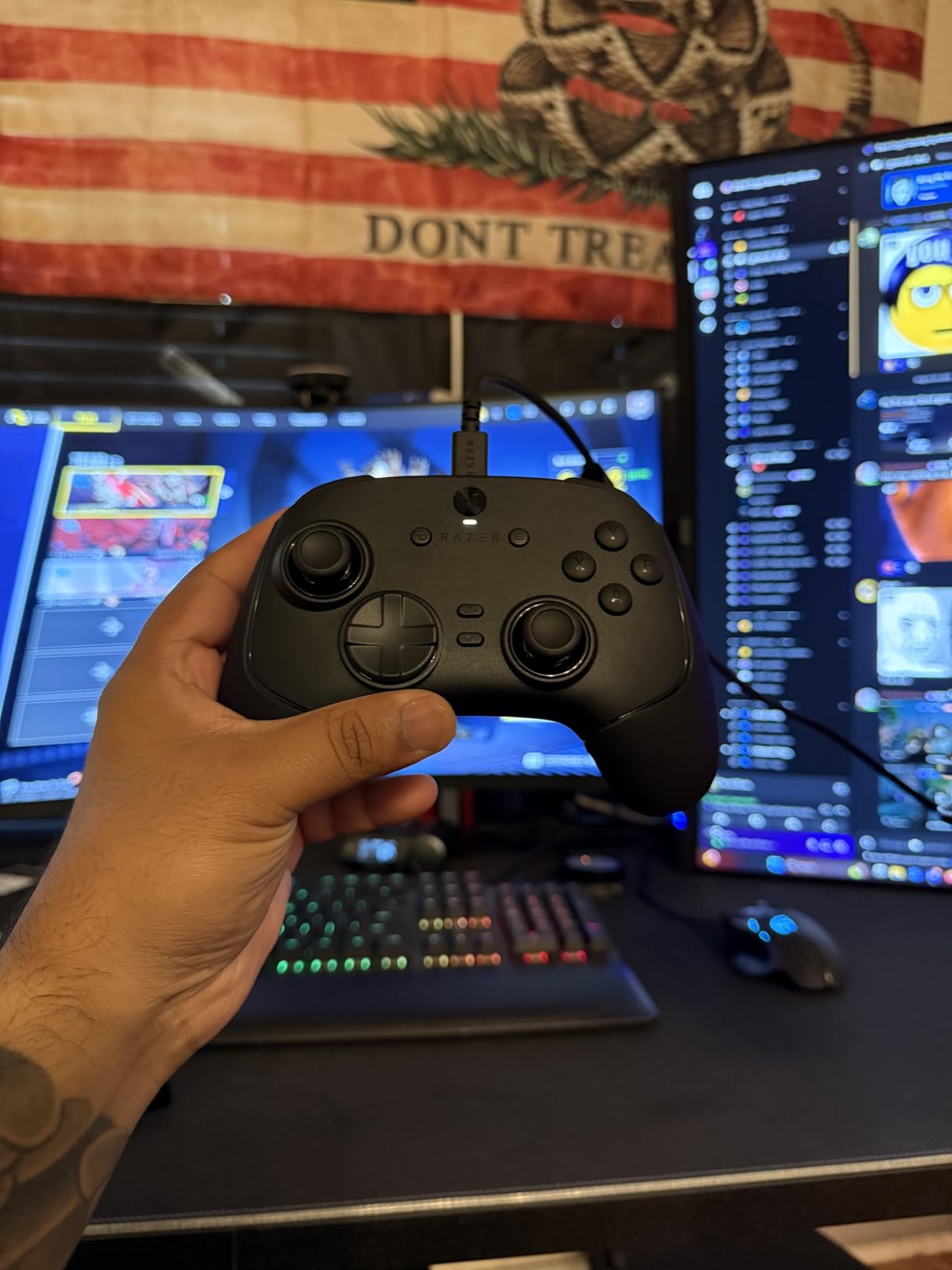 Razer Wolverine V3 Pro 8K PC Wireless Gaming Controller: 8000 Hz Polling Rate - TMR Thumbsticks with Swappable Caps - Up to 36 Hr Battery - 6 Remappable Buttons - Fast Triggers - Carrying Case - Black - Customer Photo 1