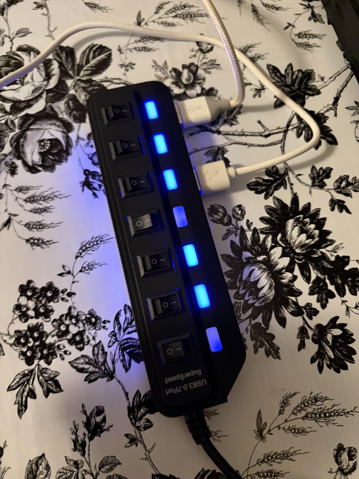 USB Hub 7 Port,USB 3.0 Hub Splitter with Individual On/Off LED Switches, USB Hub for PC, 5Gbps HighSpeed Data for Laptop, Mac, PC, Desktop, PS5, Xbox and More - Customer Photo 3