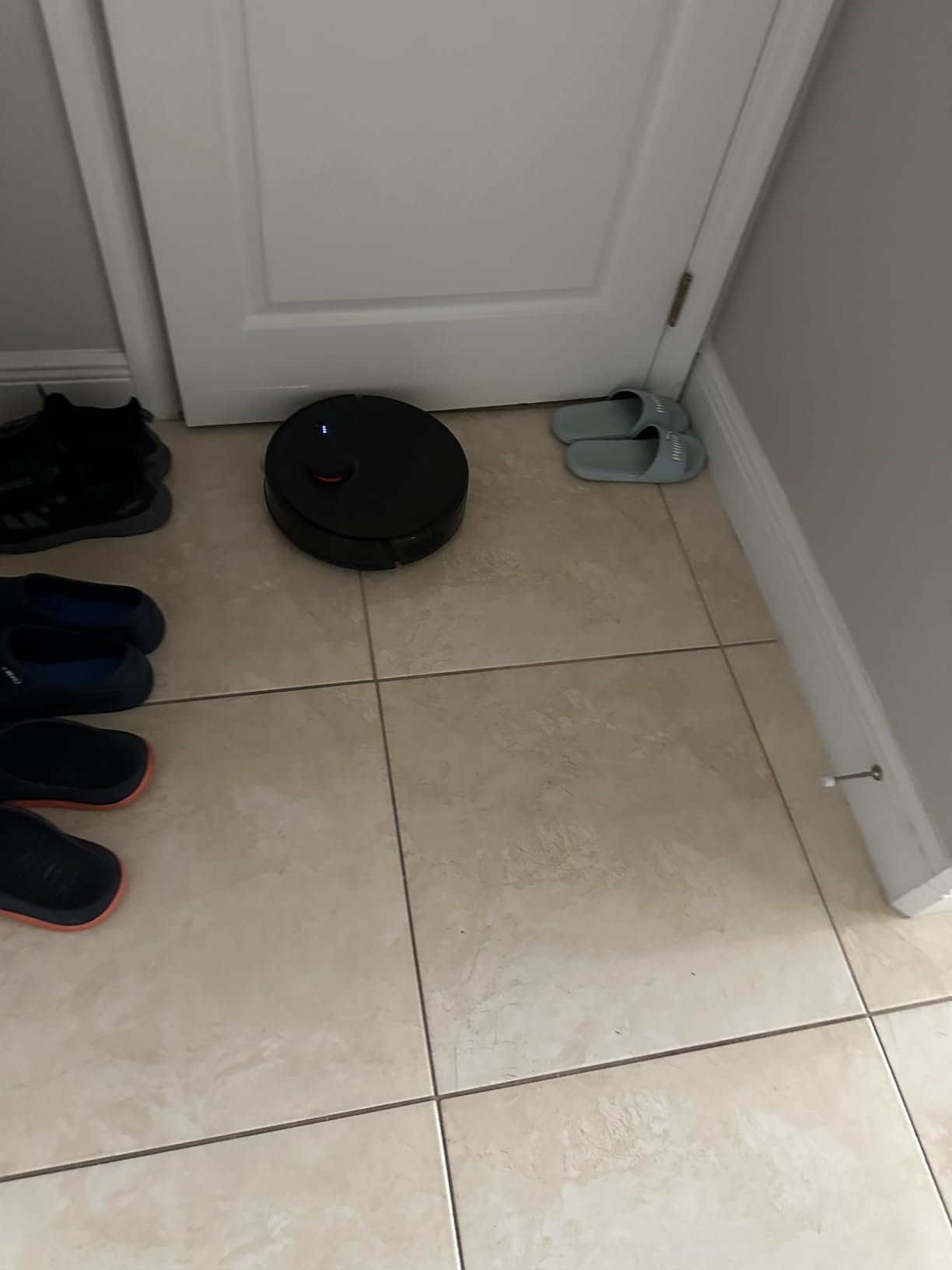 Robot Vacuum and Mop Combo,Lidar Navigation Robotic Vacuum Cleaner with 3.5L Self Emptying Station,5000Pa Vacuum Robot,180mins Runtime,No-Go&No-Mop Zones,App/Alexa/Remote Control,UR3 - Customer Photo 1