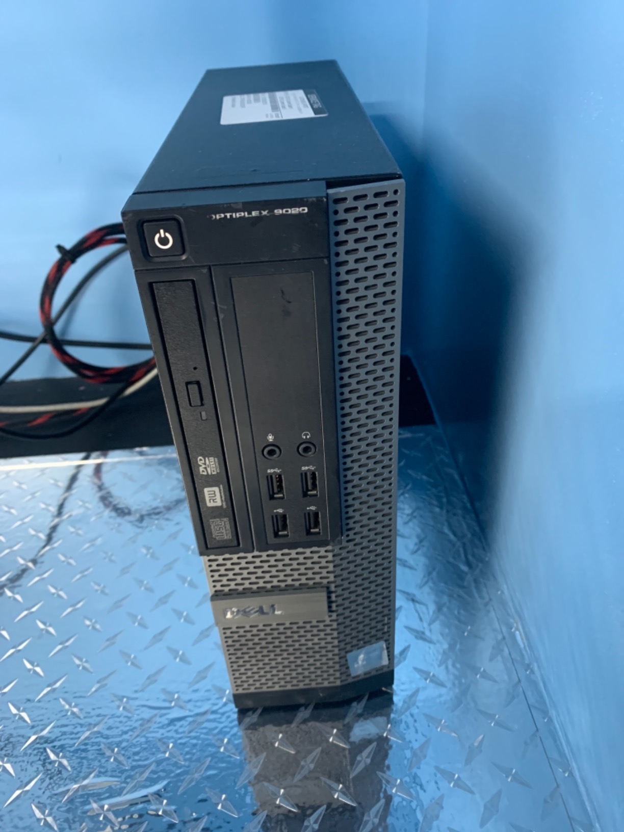 Alienware Aurora R16 Gaming Desktop, NVIDIA RTX 5080 16GB GDDR7, Intel Ultra 9 285K, Wi-Fi 7, 64 GB DDR5, 2 TB SSD, 2 TB HDD, AlienFX Liquid Cooling, Windows 11 Pro, w/Accessories - Customer Photo 2